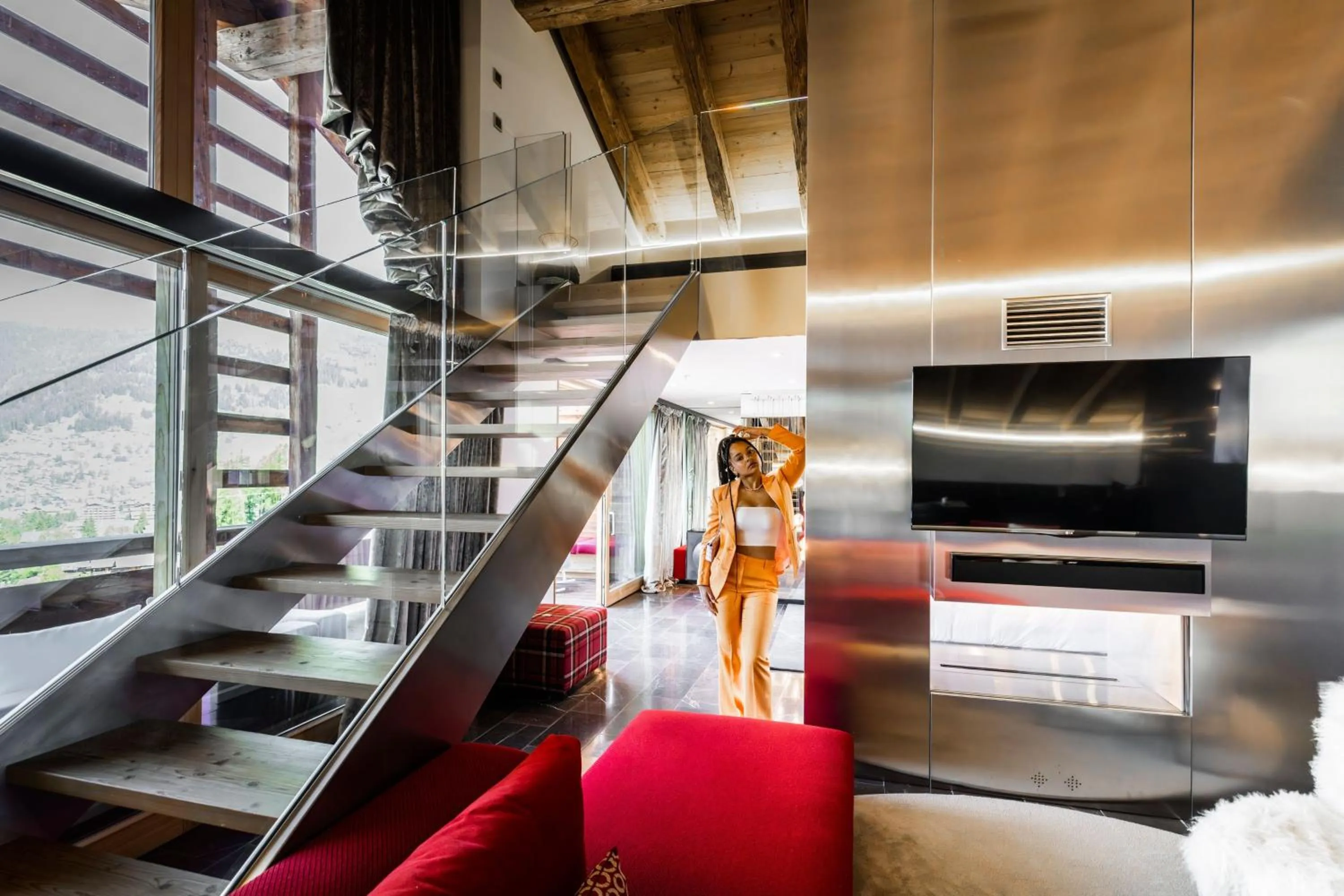 Photo of the whole room in W Verbier