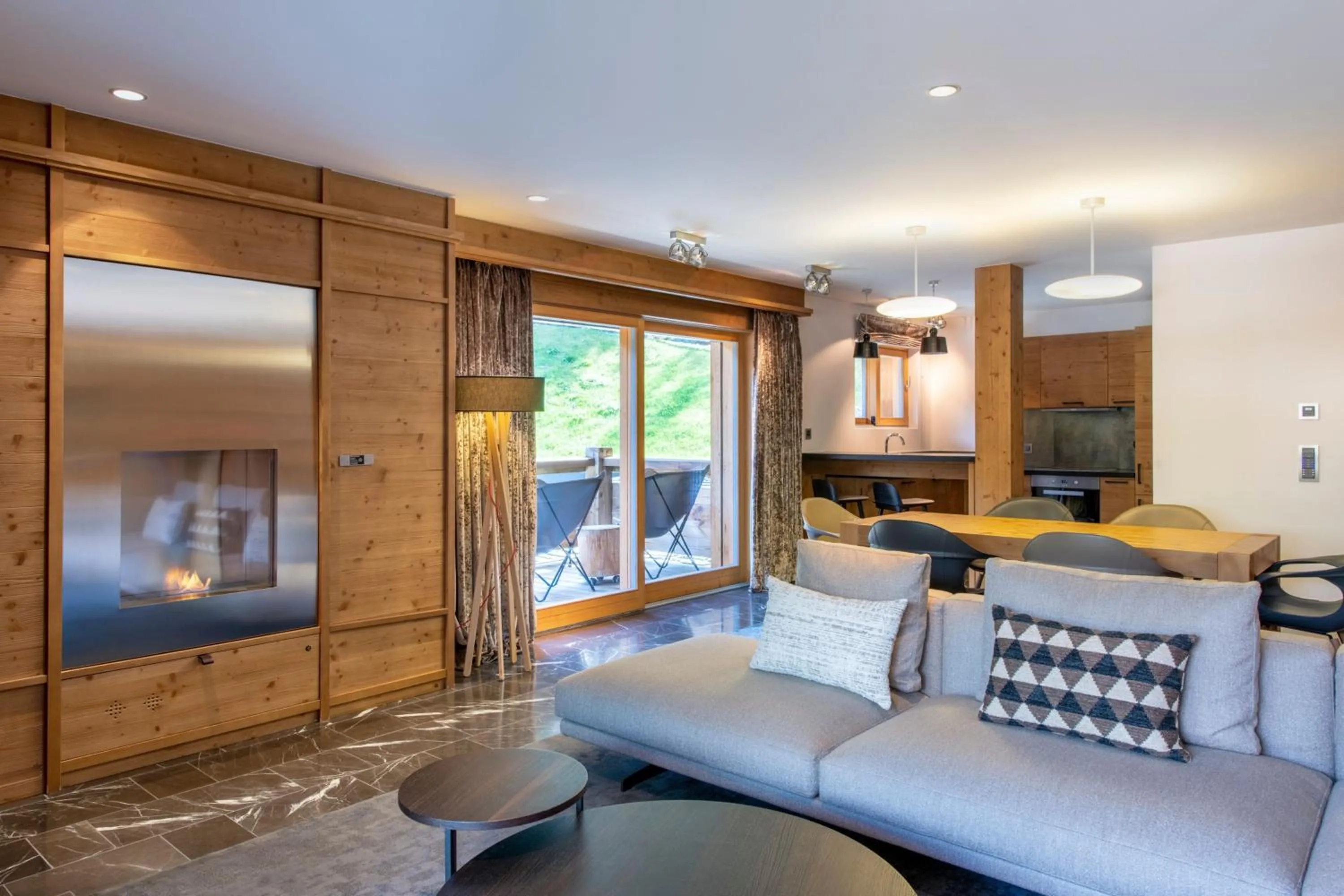 Photo of the whole room in W Verbier