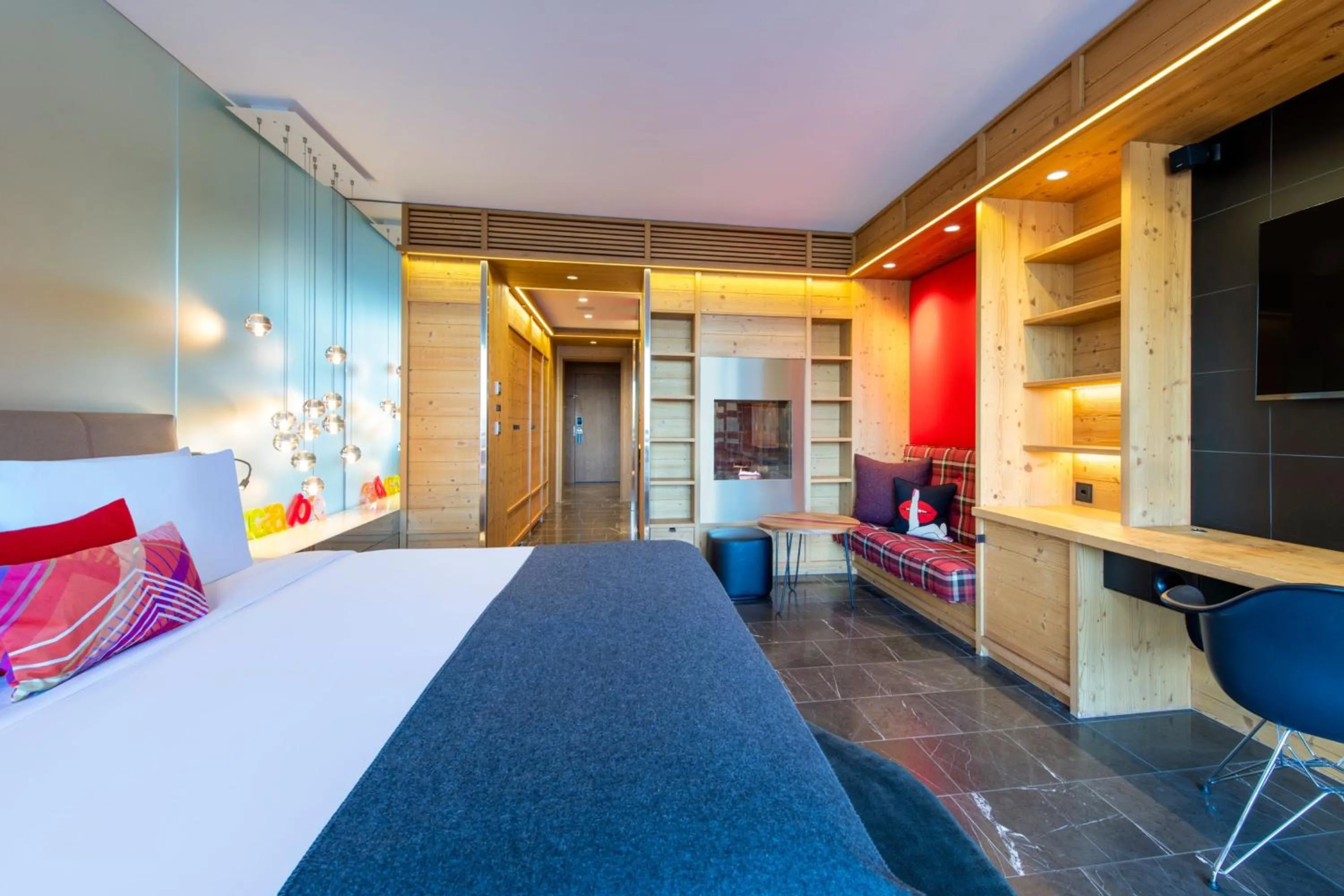 Photo of the whole room, Bed in W Verbier