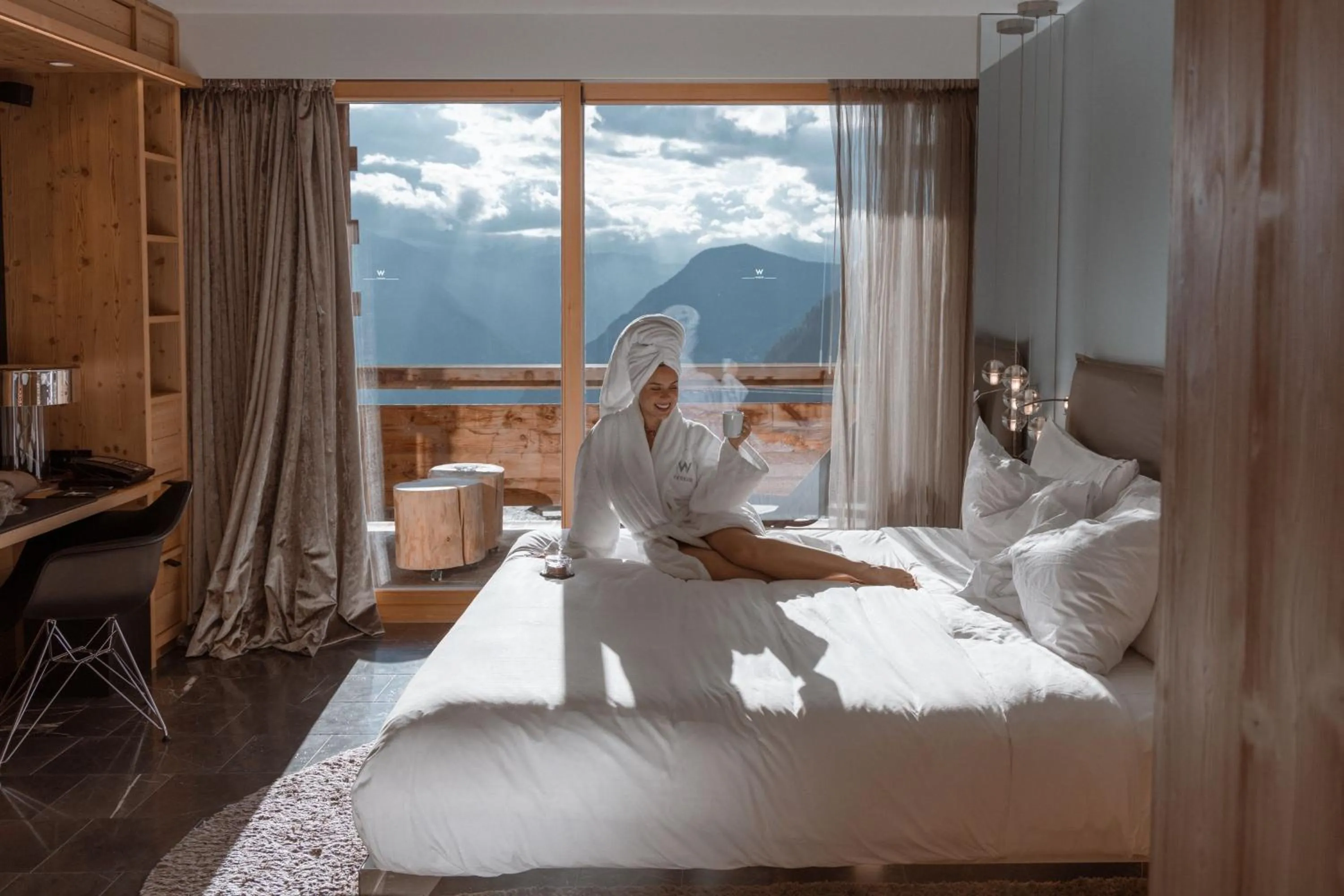 Photo of the whole room, Bed in W Verbier