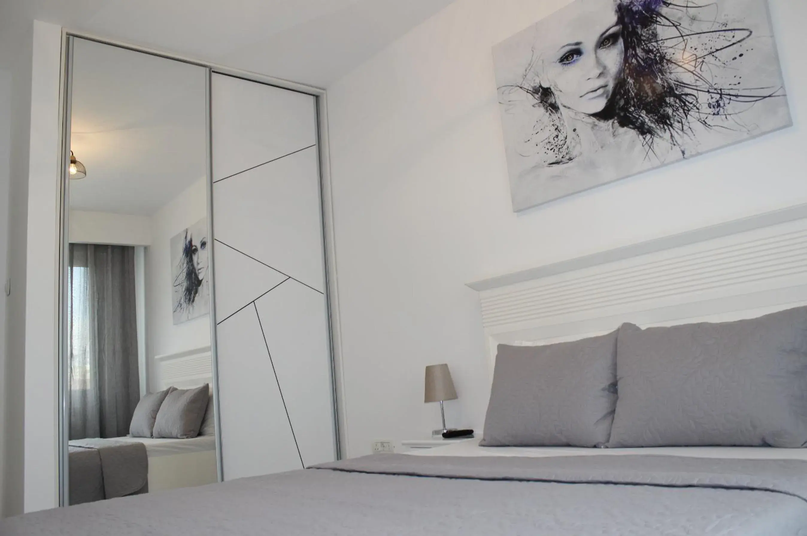 Luxury City Center Apartment – Romana Luxury City Center Apartment – Romana
