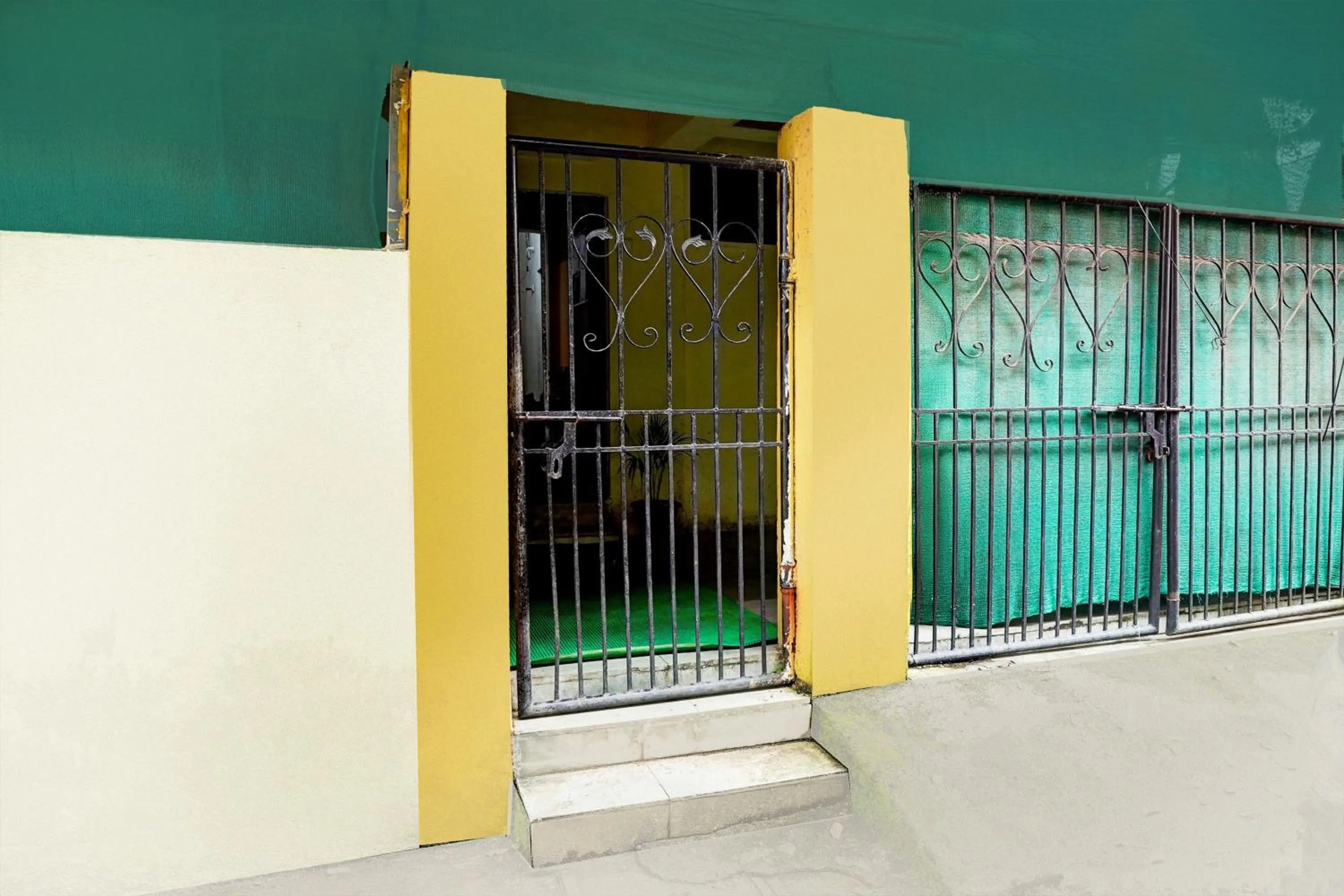 Facade/entrance in Hotel O Deluxe United Corporate Home