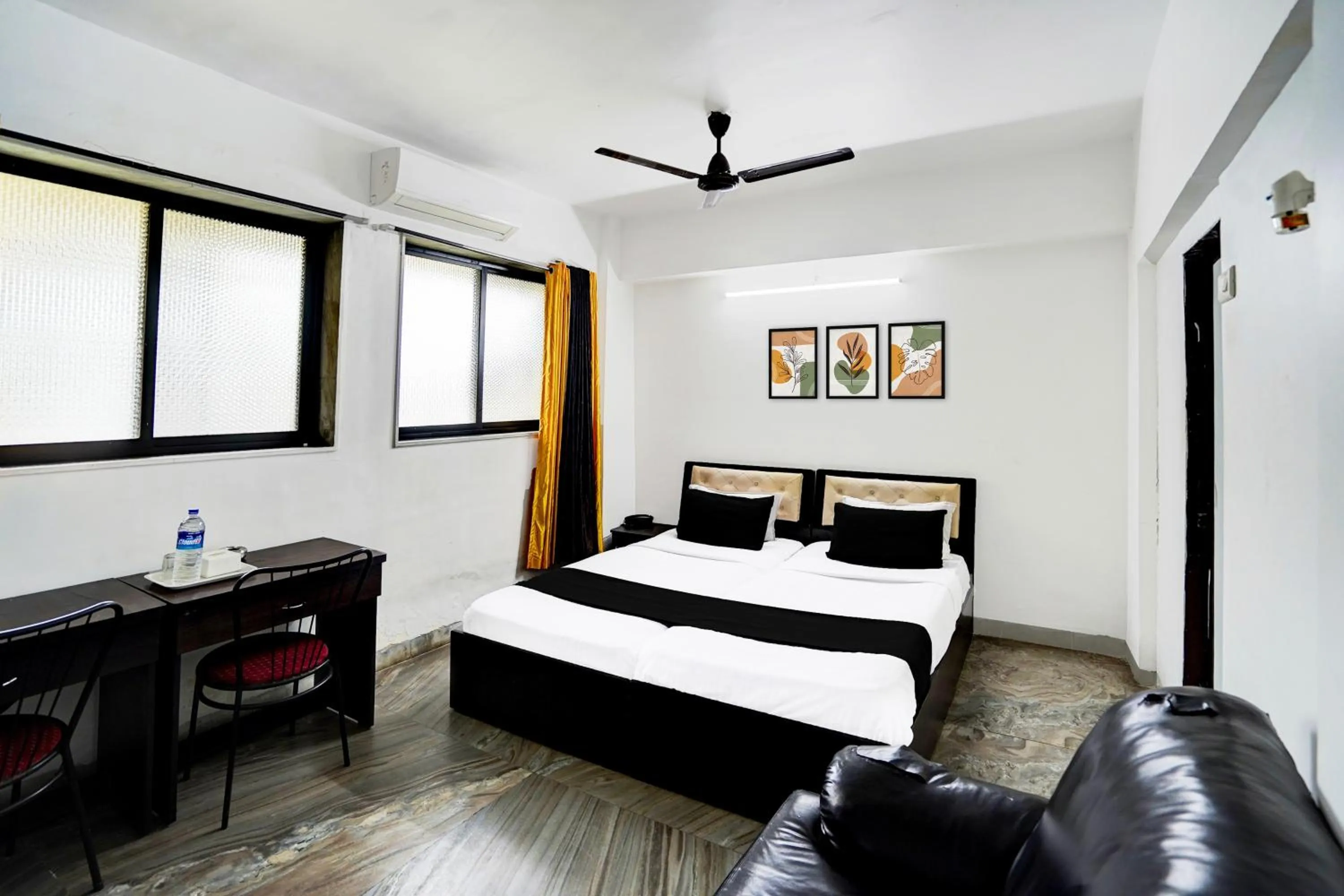 Bedroom, Bed in Hotel O Deluxe United Corporate Home