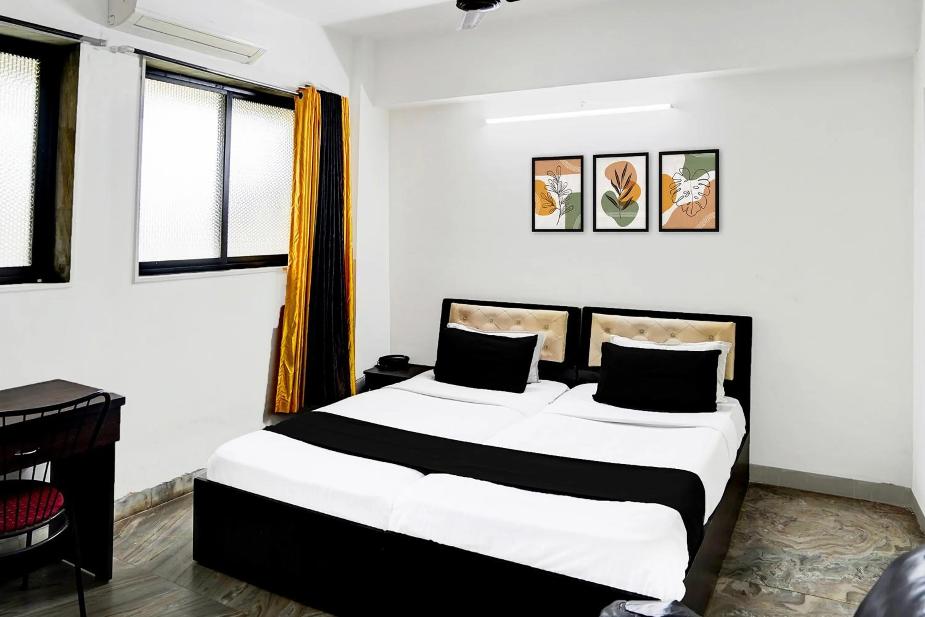 Lobby or reception, Bed in Hotel O Deluxe United Corporate Home