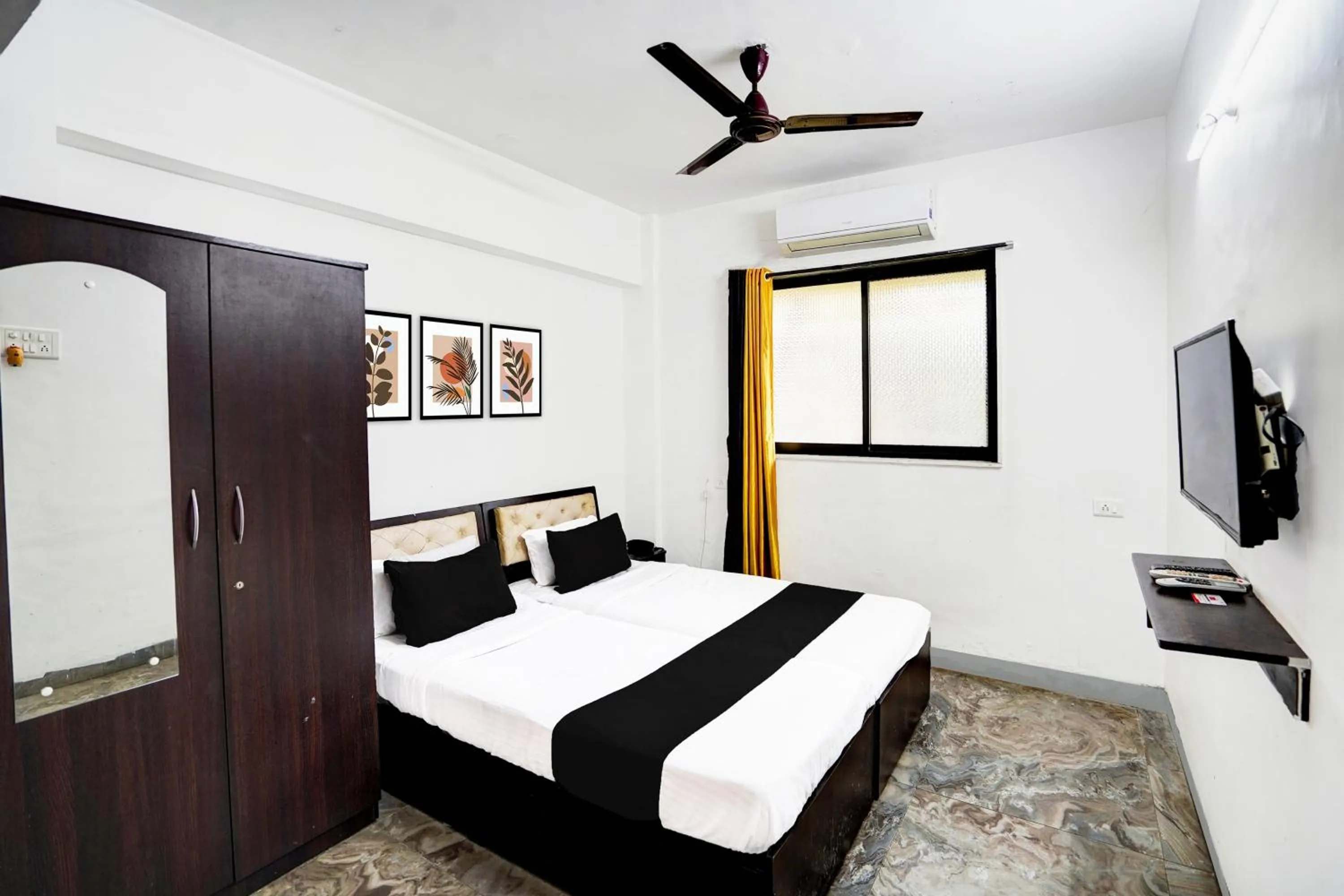 Bedroom, Bed in Hotel O Deluxe United Corporate Home