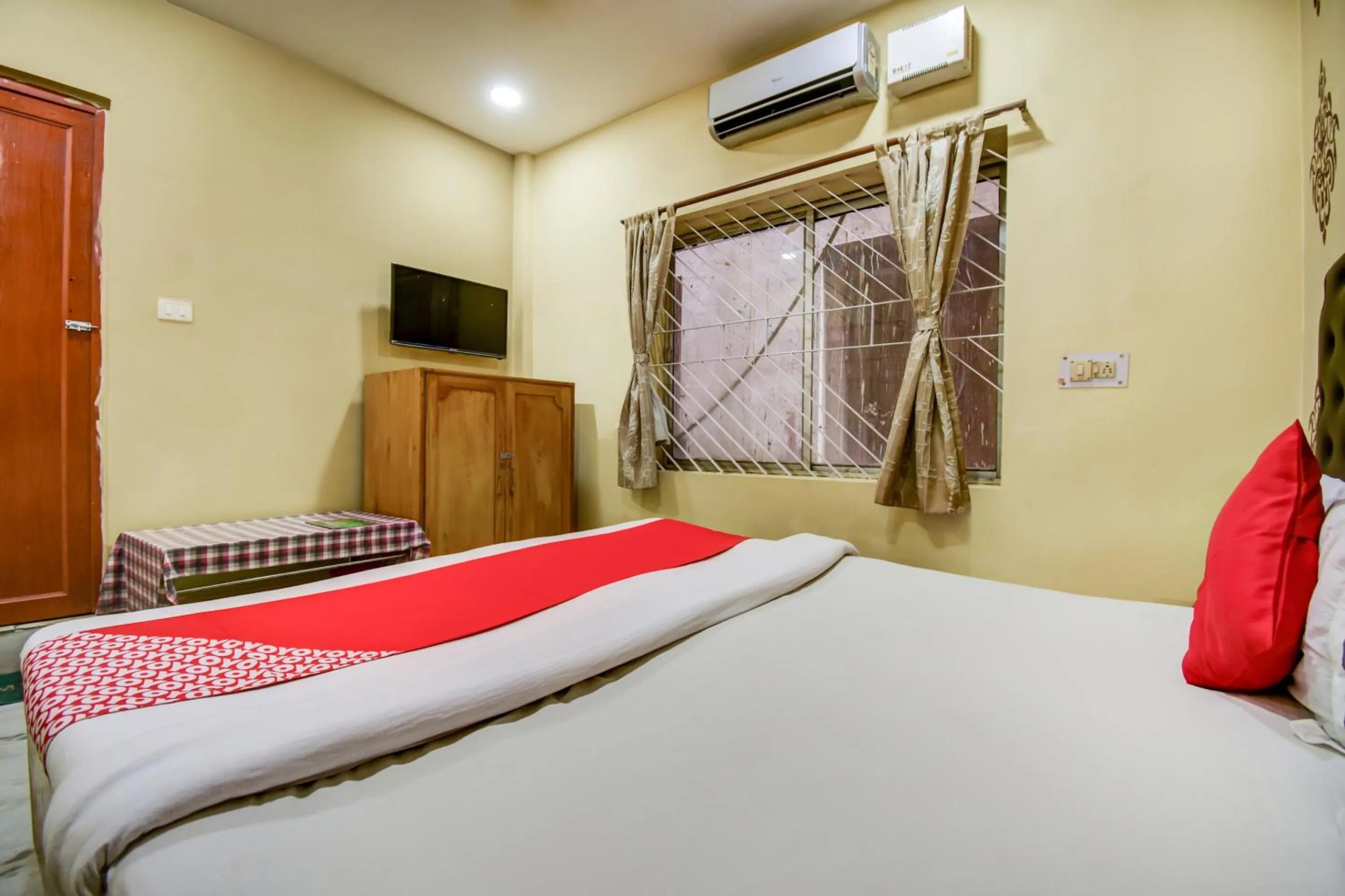 Bedroom, Bed in Super Hotel O Priyal Amrit Sagar