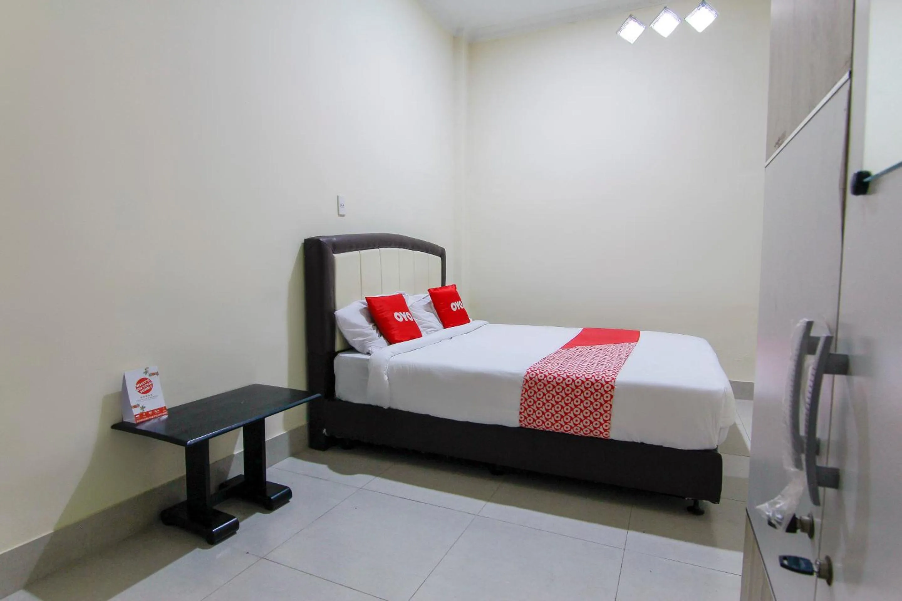 Bedroom, Bed in Hotel O Ratu Residence