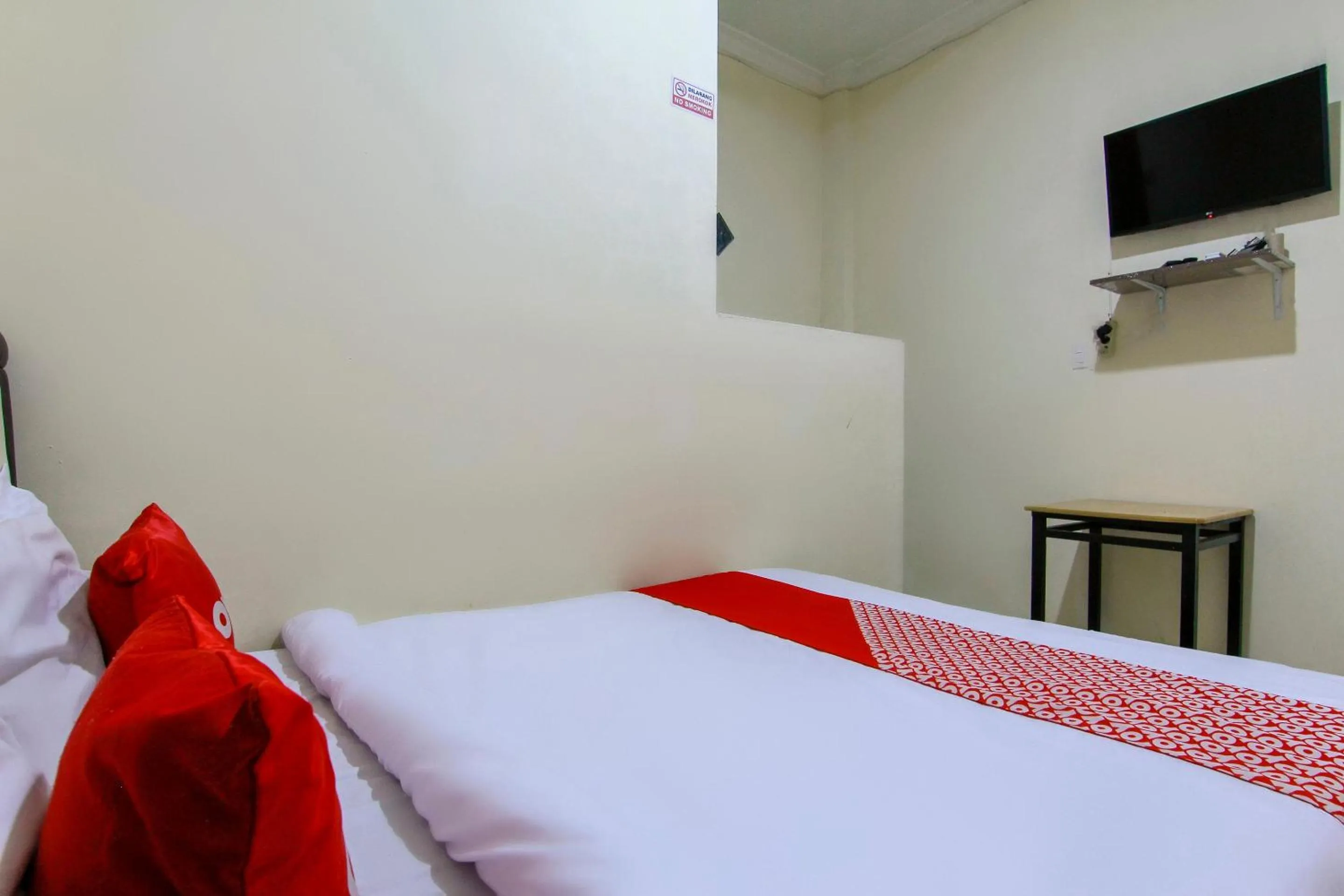 Bedroom, Bed in Hotel O Ratu Residence