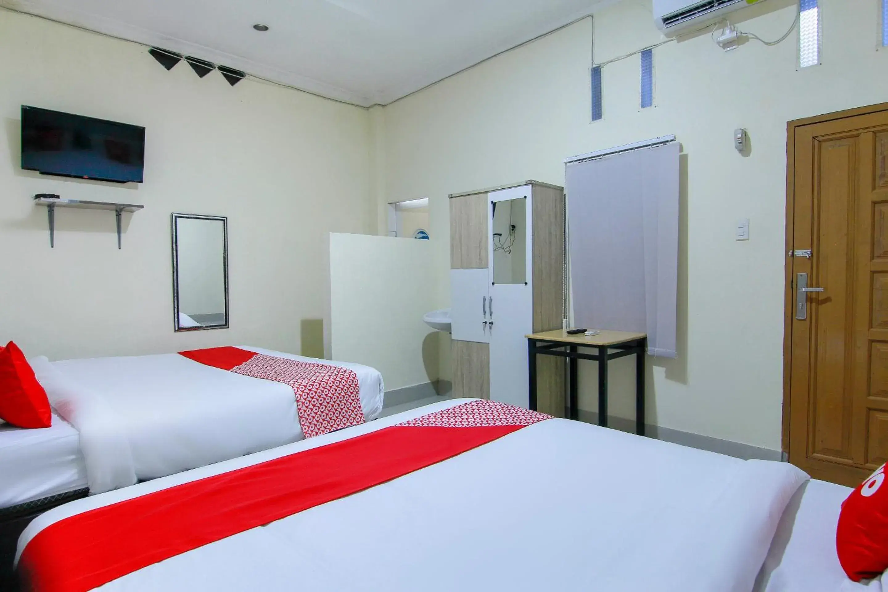 Bedroom in Hotel O Ratu Residence Bedroom in Hotel O Ratu Residence