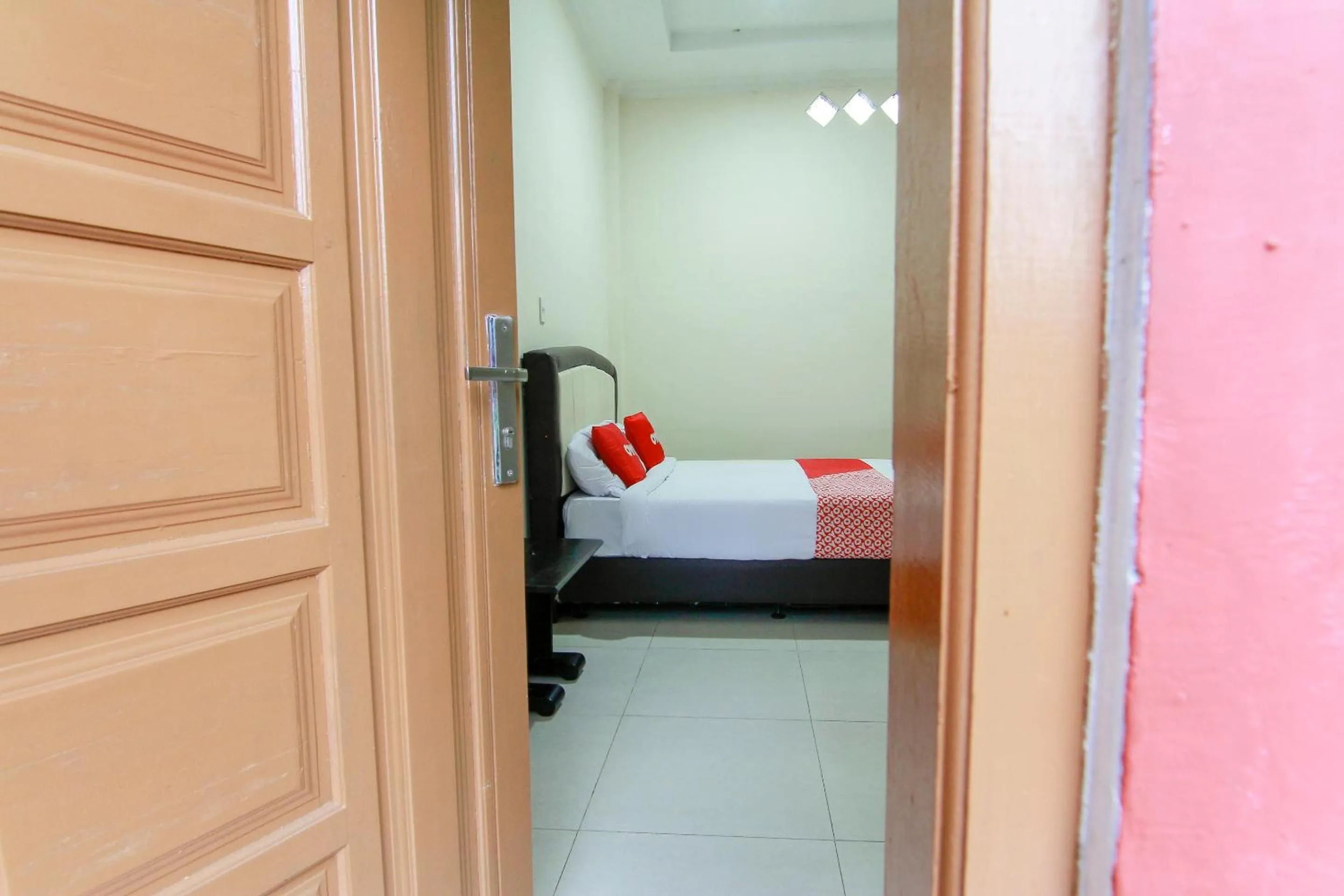 Bedroom, Bed in Hotel O Ratu Residence