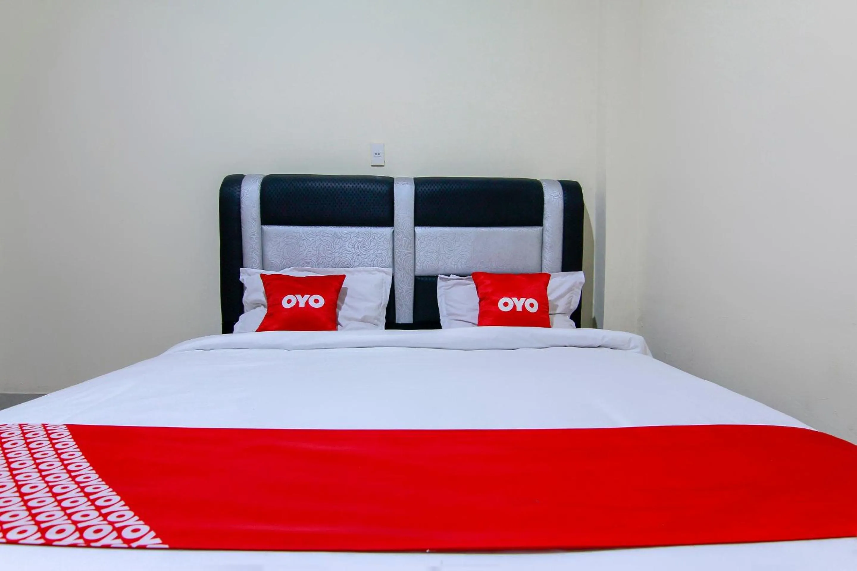 Bedroom, Bed in Hotel O Ratu Residence