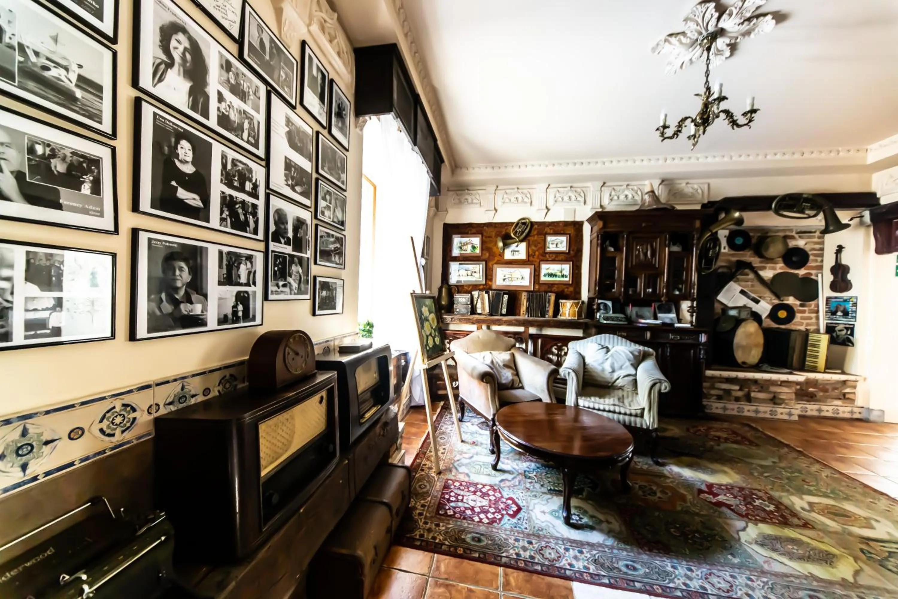 Restaurant/places to eat in Dwór Boratyn