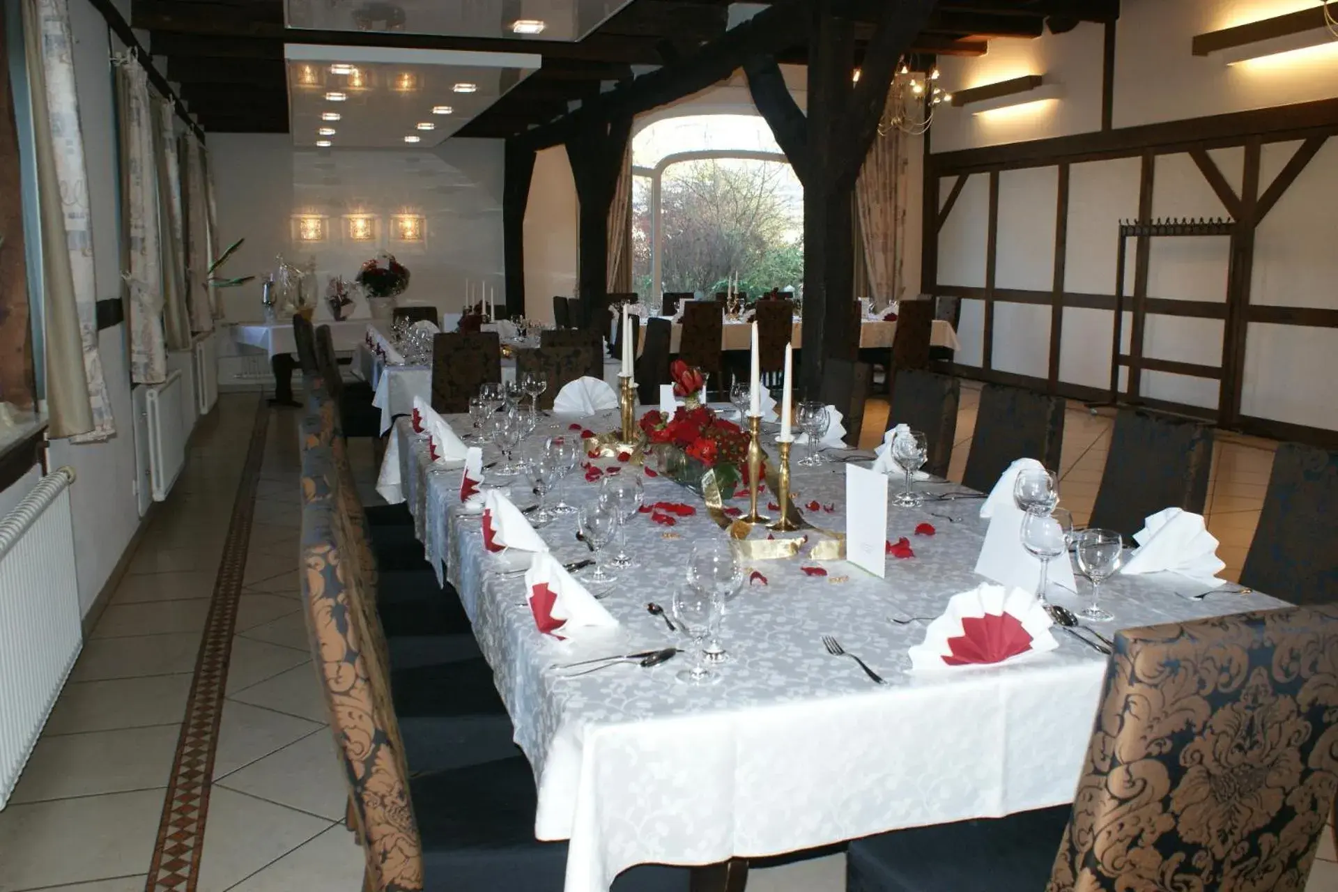Dining area in Zum Jägerkrug Dining area in Zum Jägerkrug