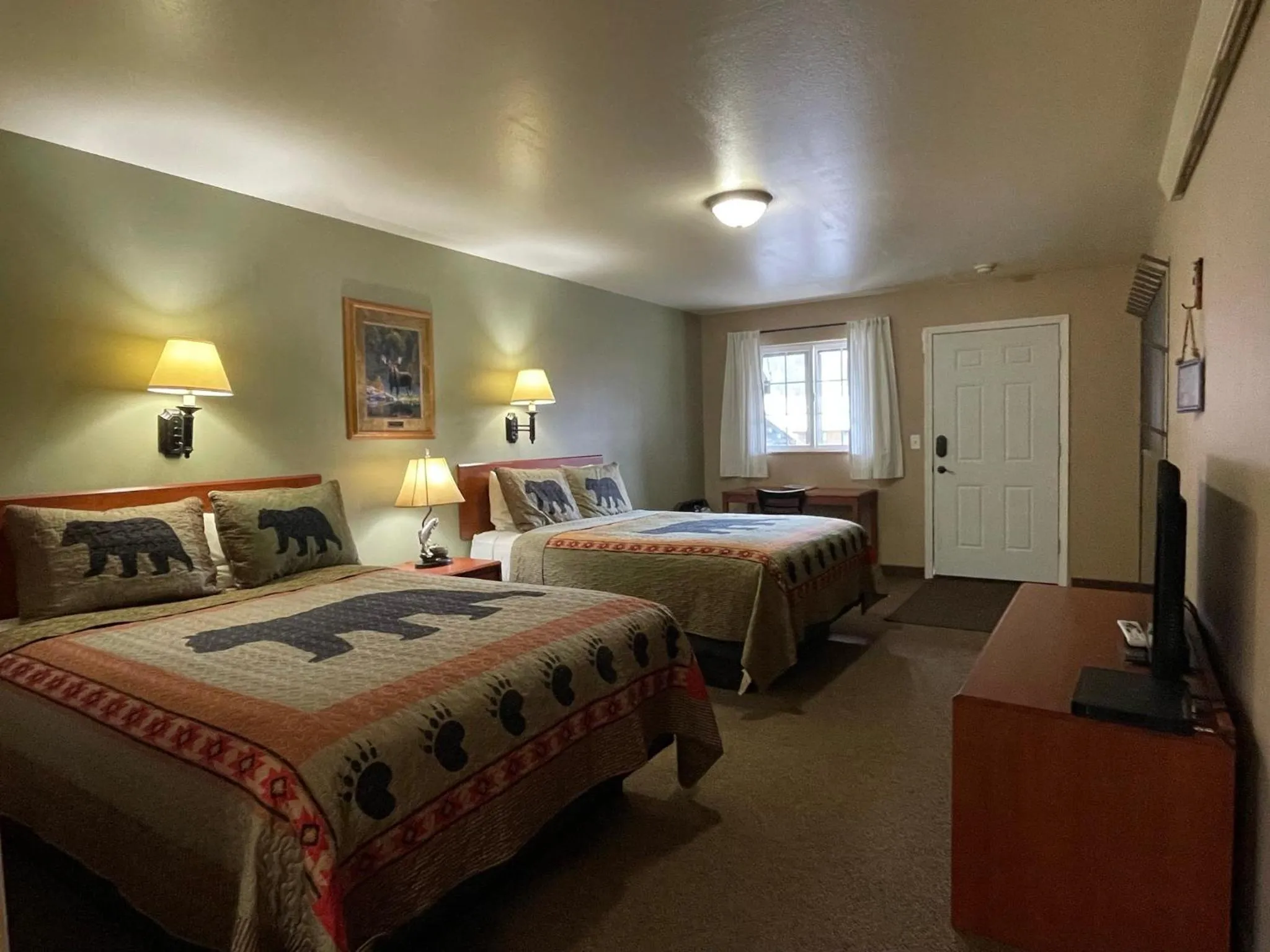 Property building, Bed in Antlers Lodge