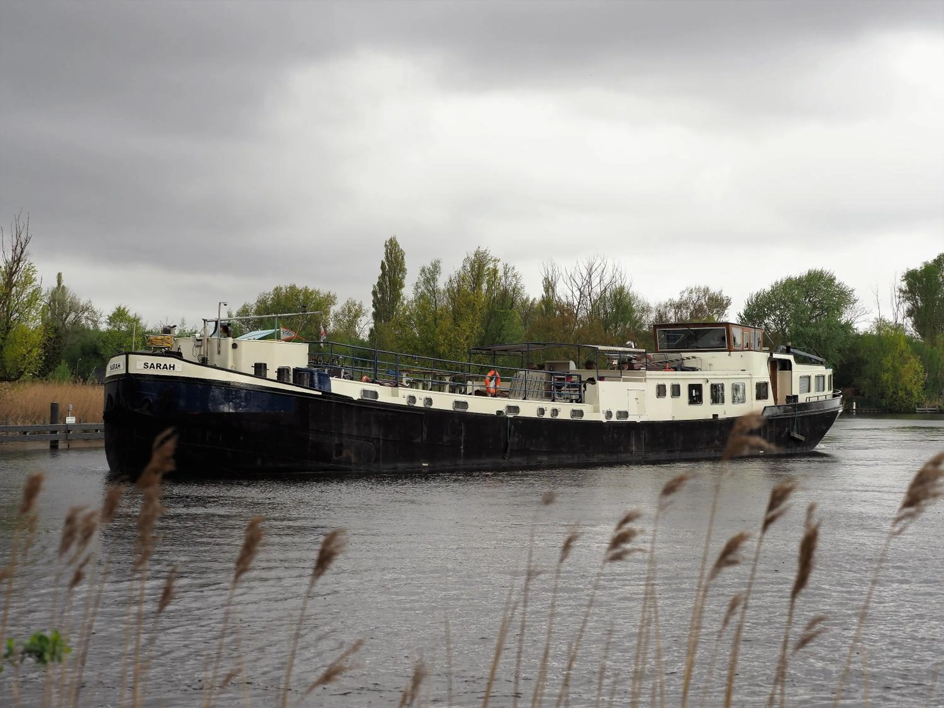 Property building in Hotelboot Sarah