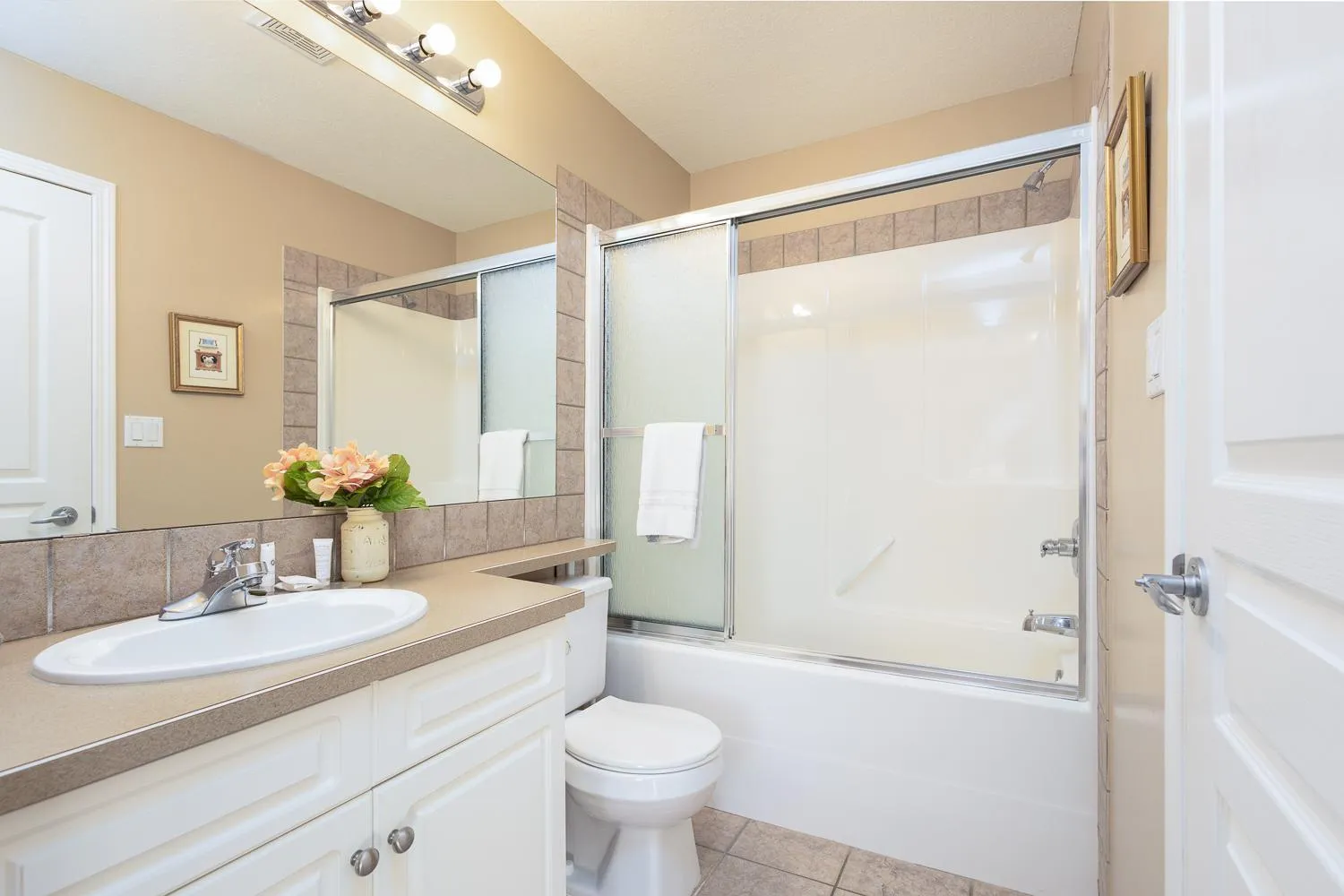 Property building in Paradise Canyon Golf Resort - Luxury Condo U409