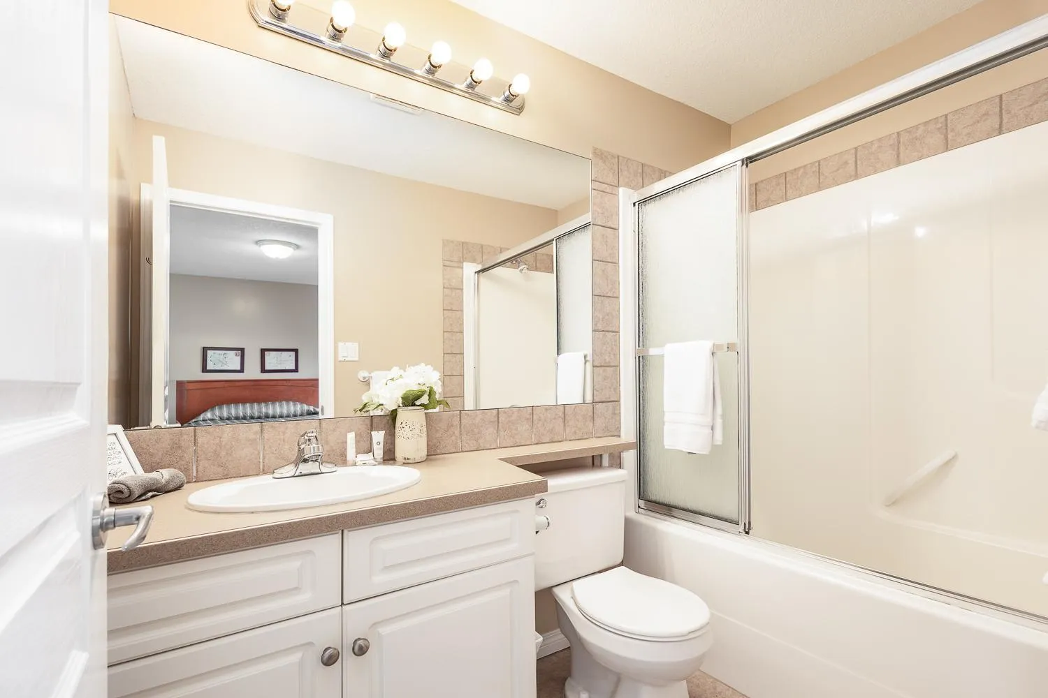 Property building in Paradise Canyon Golf Resort - Luxury Condo U409