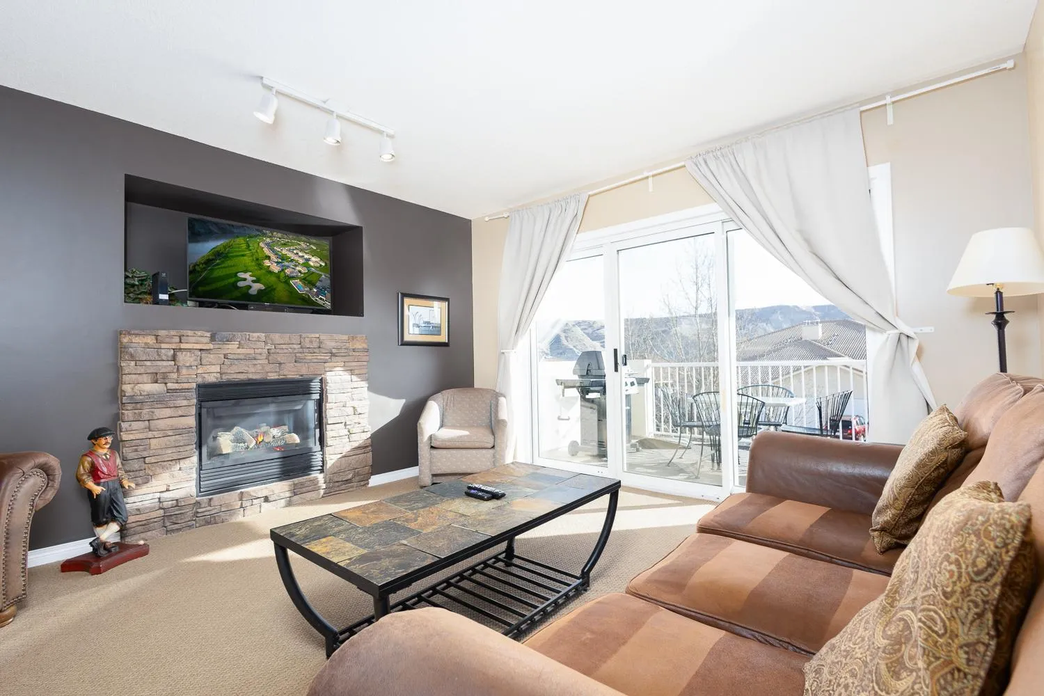 Property building in Paradise Canyon Golf Resort - Luxury Condo U409