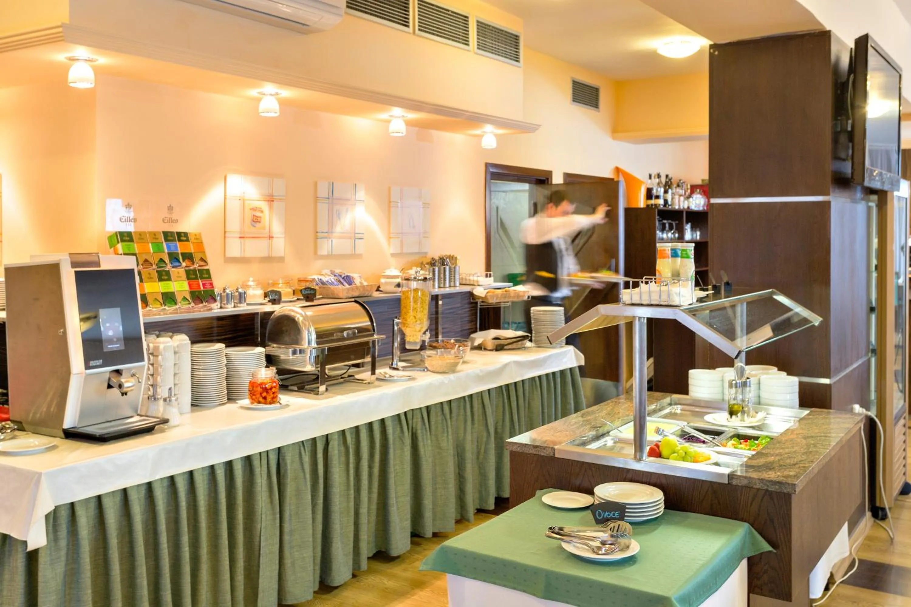 Restaurant/places to eat in Wellness Hotel Diana