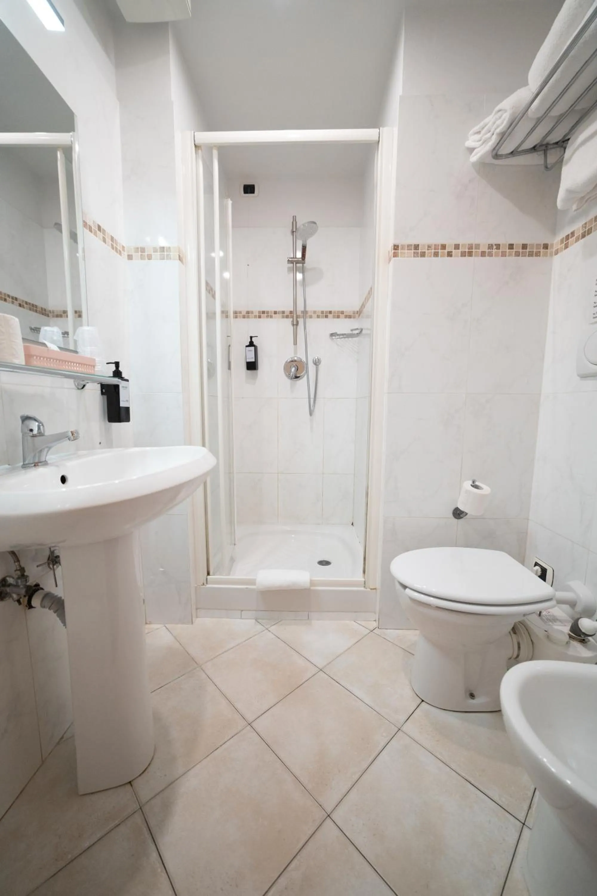 Shower in Hotel Angelica Firenze