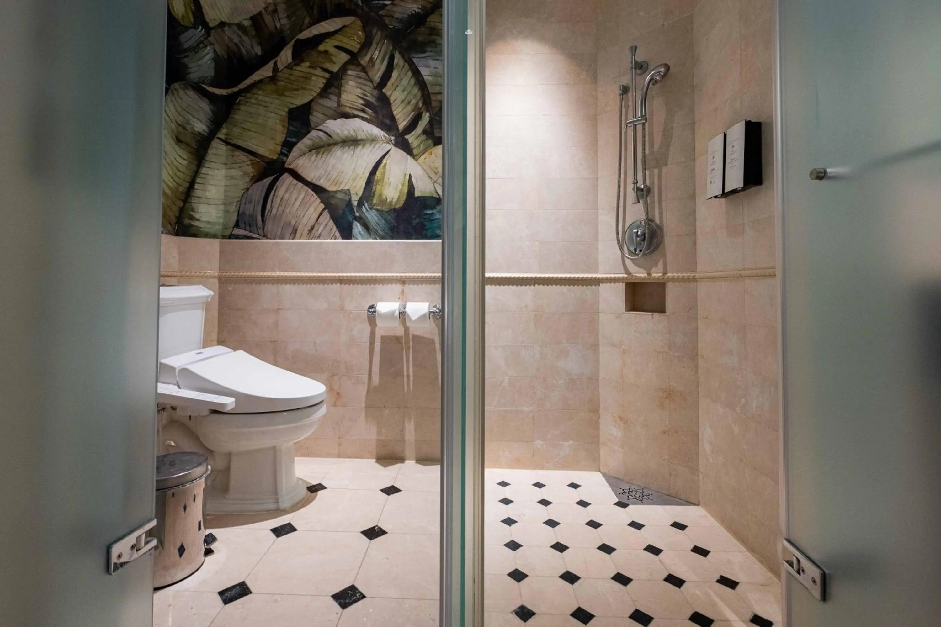 Shower in Hualien Farglory Hotel