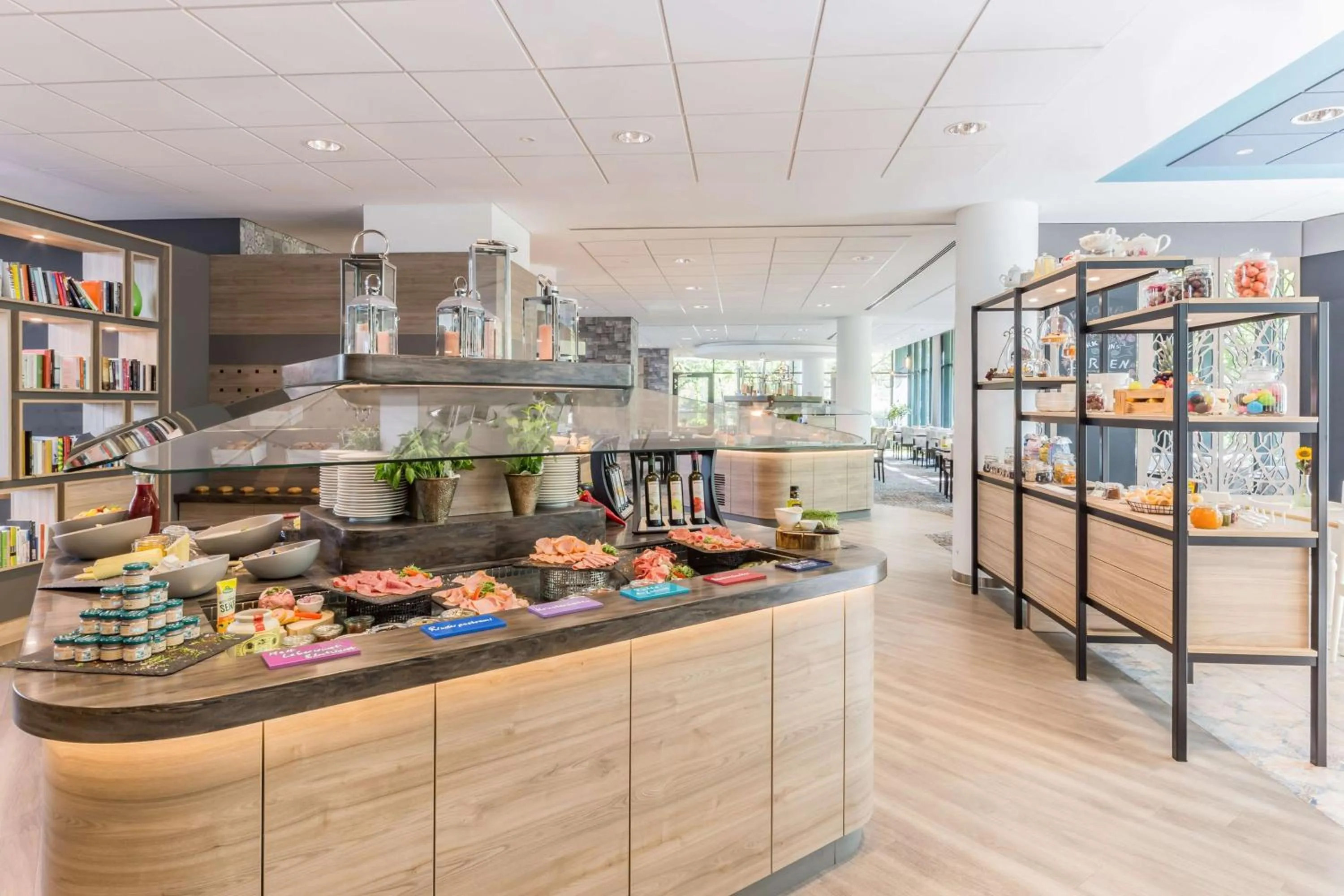 Breakfast in Park Inn by Radisson Köln City West