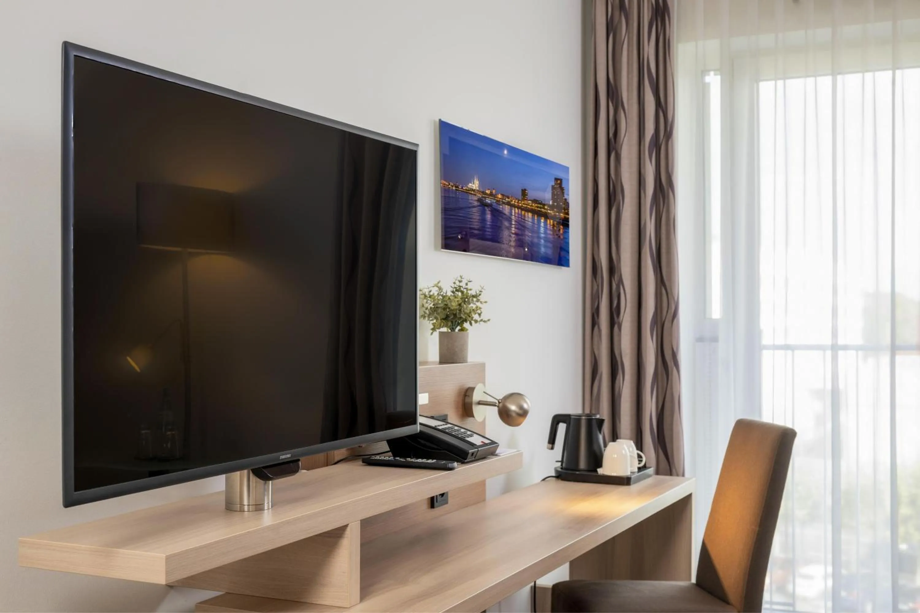 Bedroom in Best Western Plus Hotel Koeln City