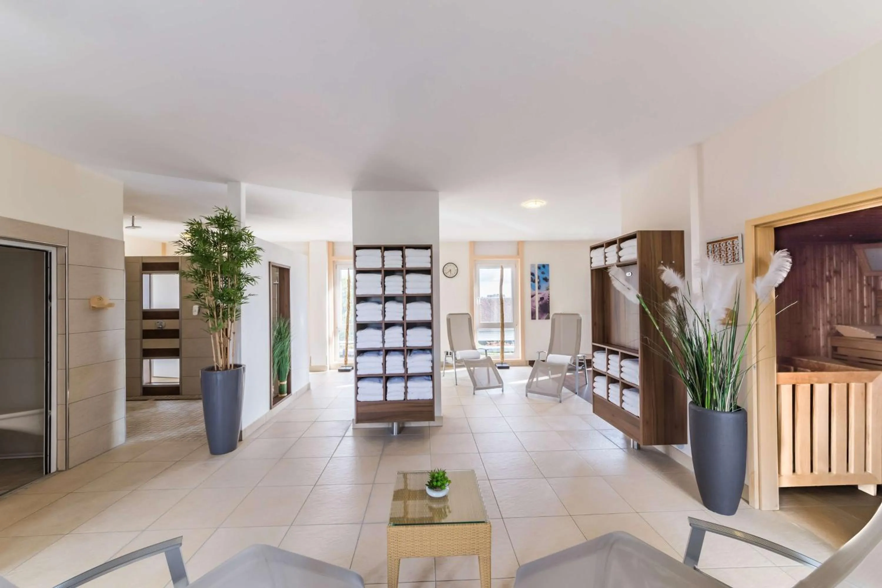 Spa and wellness centre/facilities in Park Inn by Radisson Köln City West