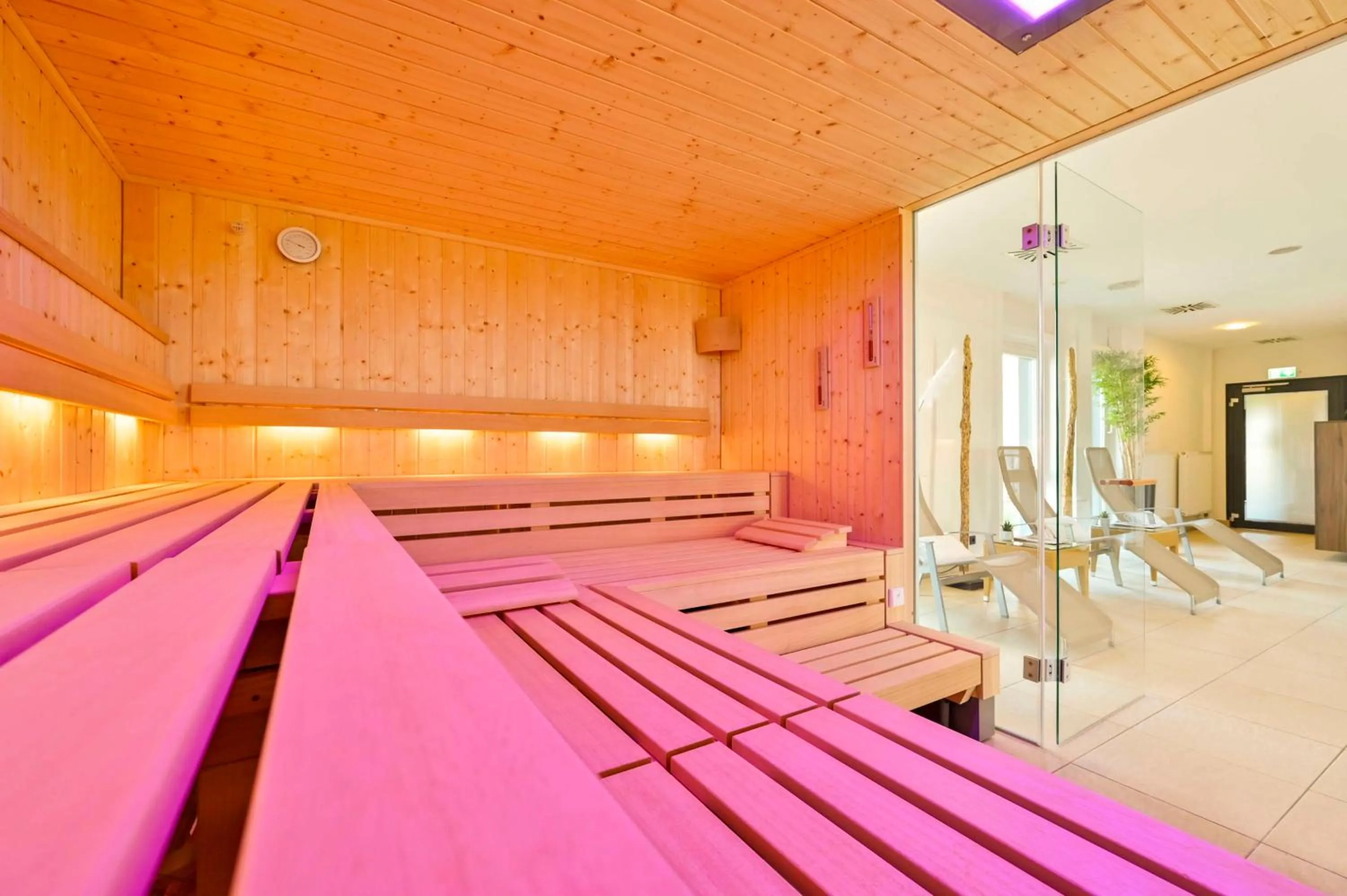 Spa and wellness centre/facilities in Park Inn by Radisson Köln City West