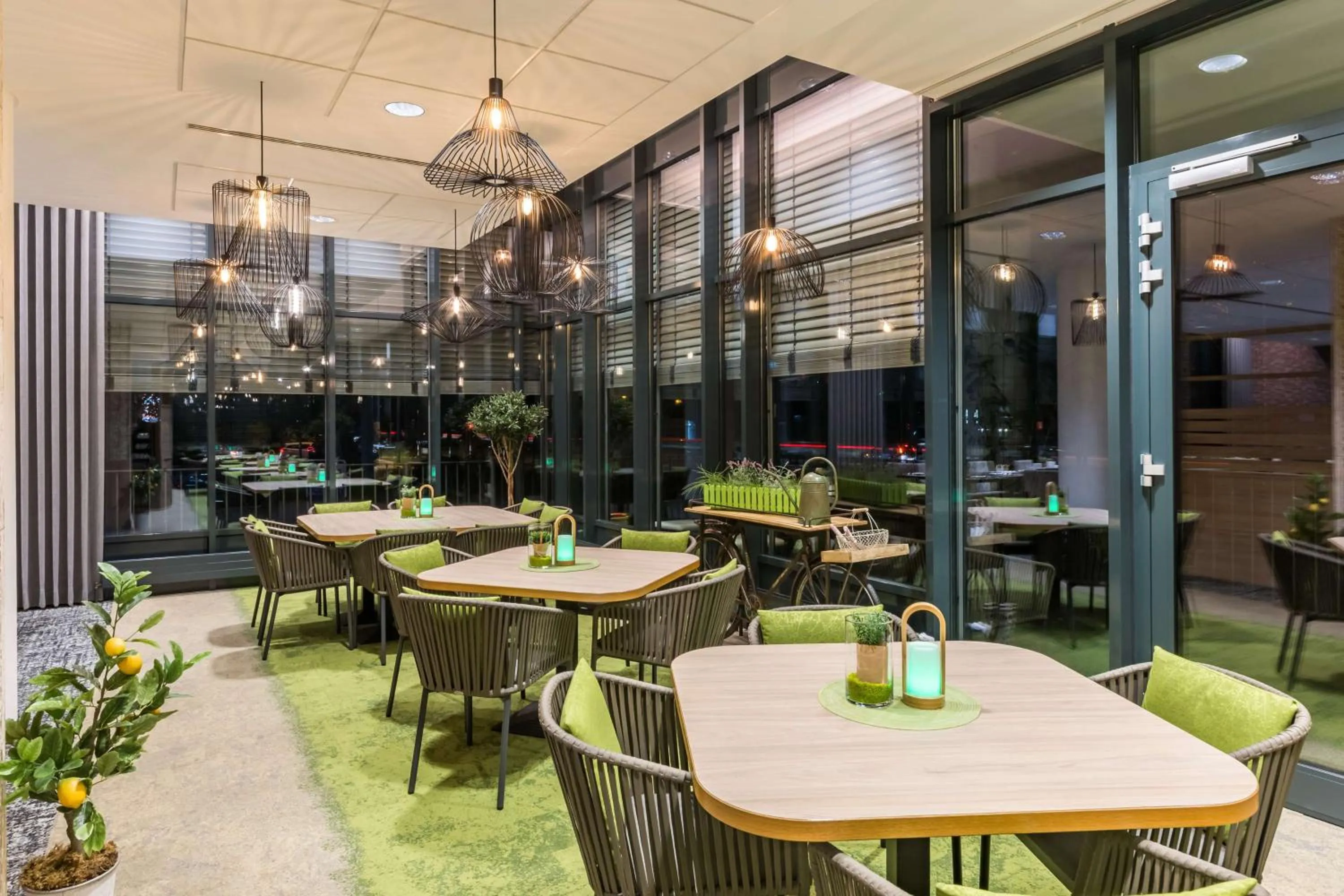 Restaurant/places to eat in Park Inn by Radisson Köln City West
