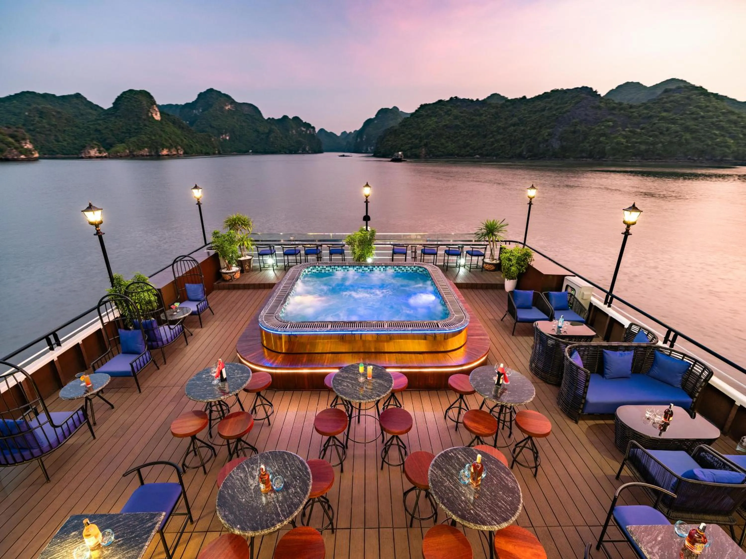 Sunrise in La Casta Cruise