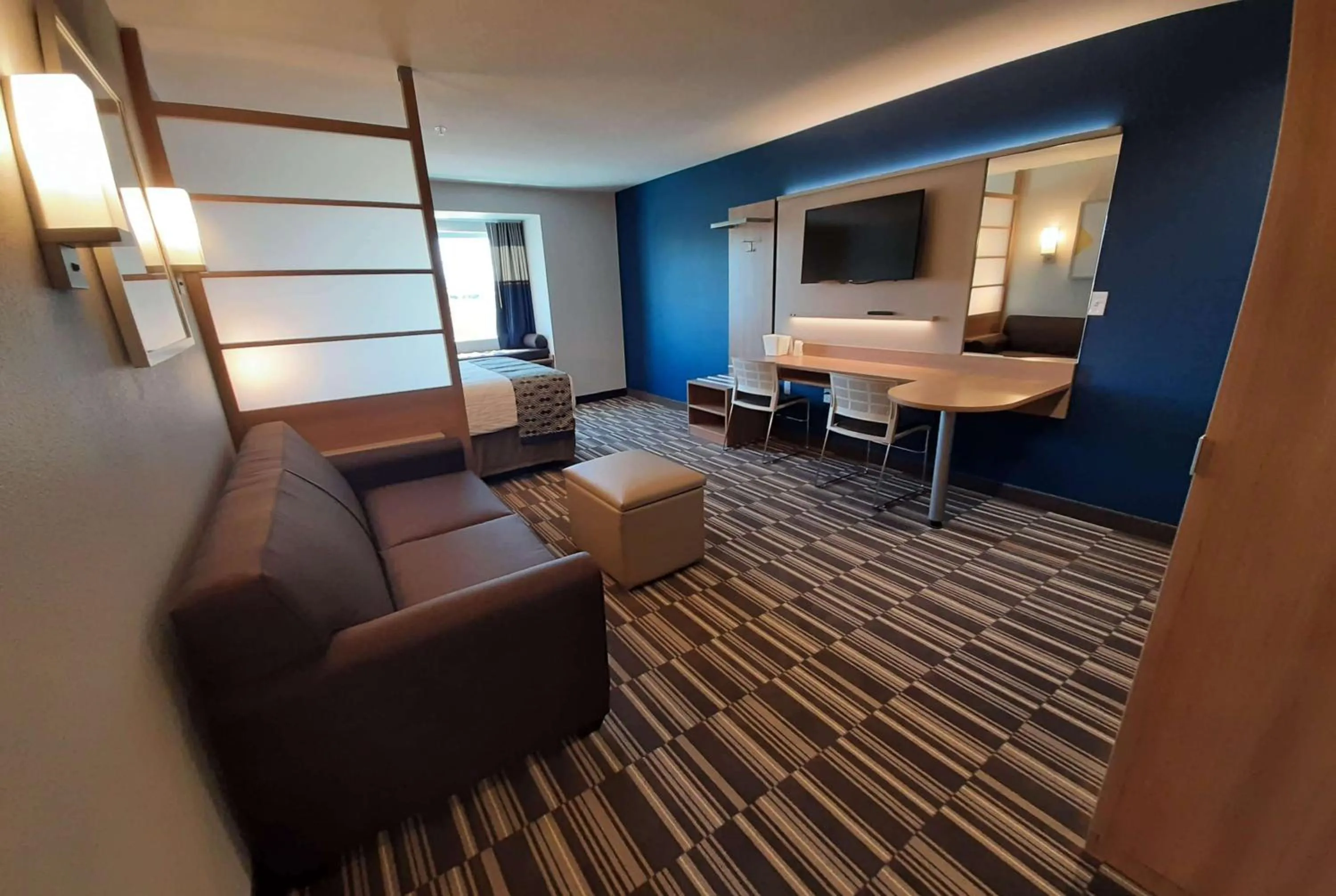 Photo of the whole room, Bed in Microtel Inn & Suites by Wyndham Loveland
