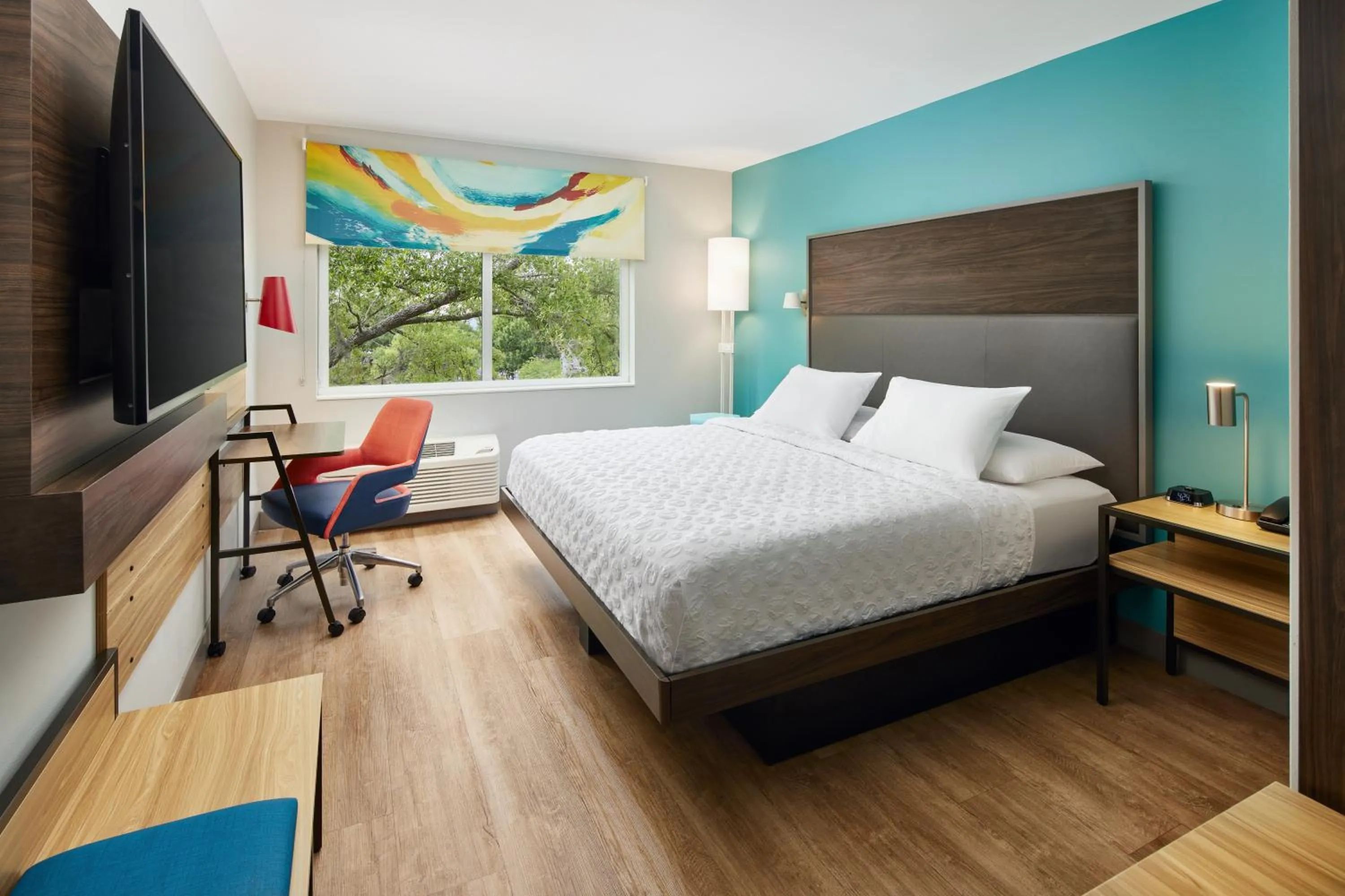 Bed in Tru By Hilton Charleston Airport