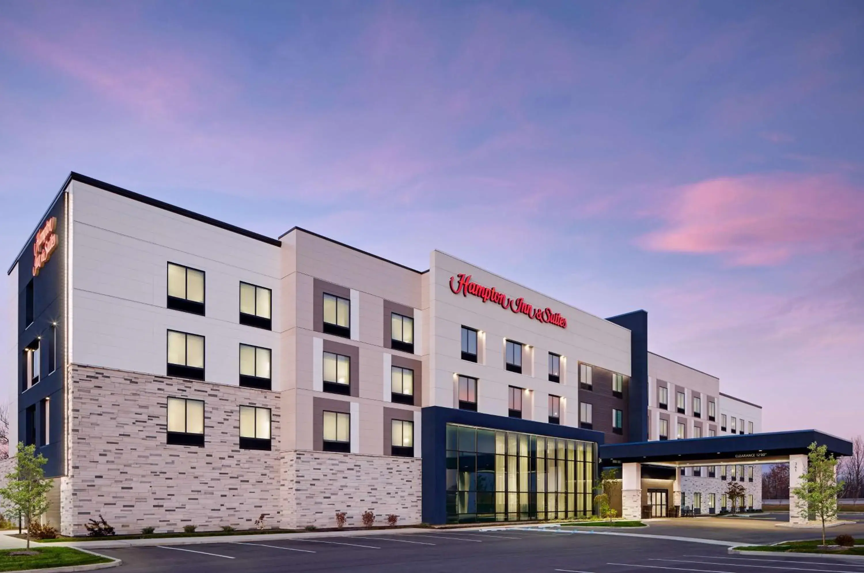 Property building in Hampton Inn Franklin, IN Property building in Hampton Inn Franklin, IN