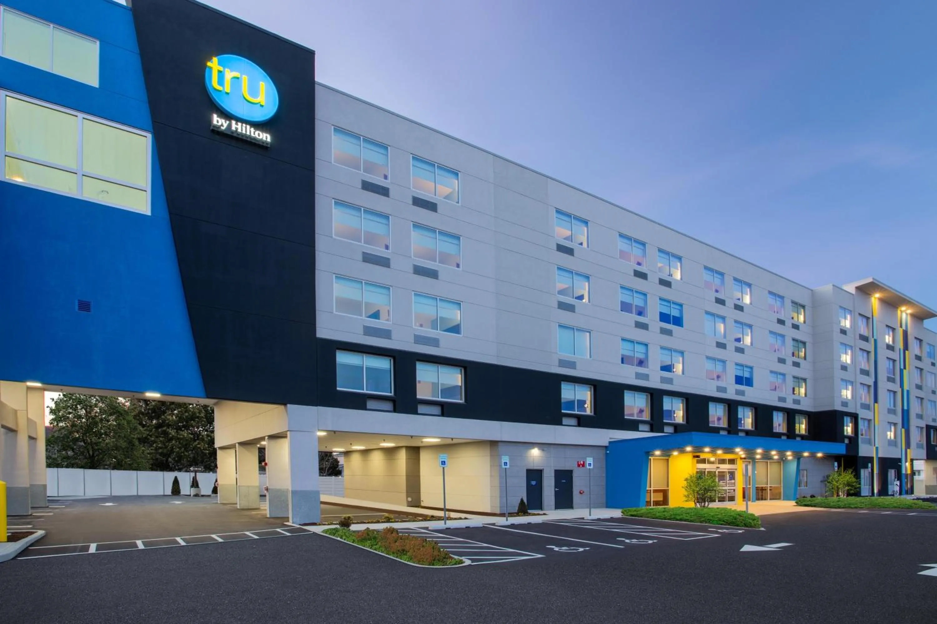 Property building in Tru By Hilton Ocean City Bayside, Md