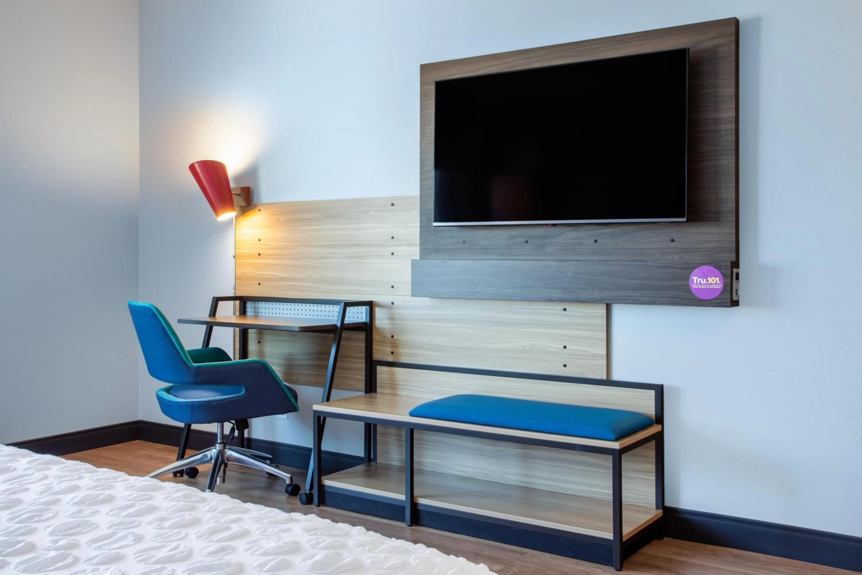 Bedroom, Bed in Tru By Hilton Ocean City Bayside, Md