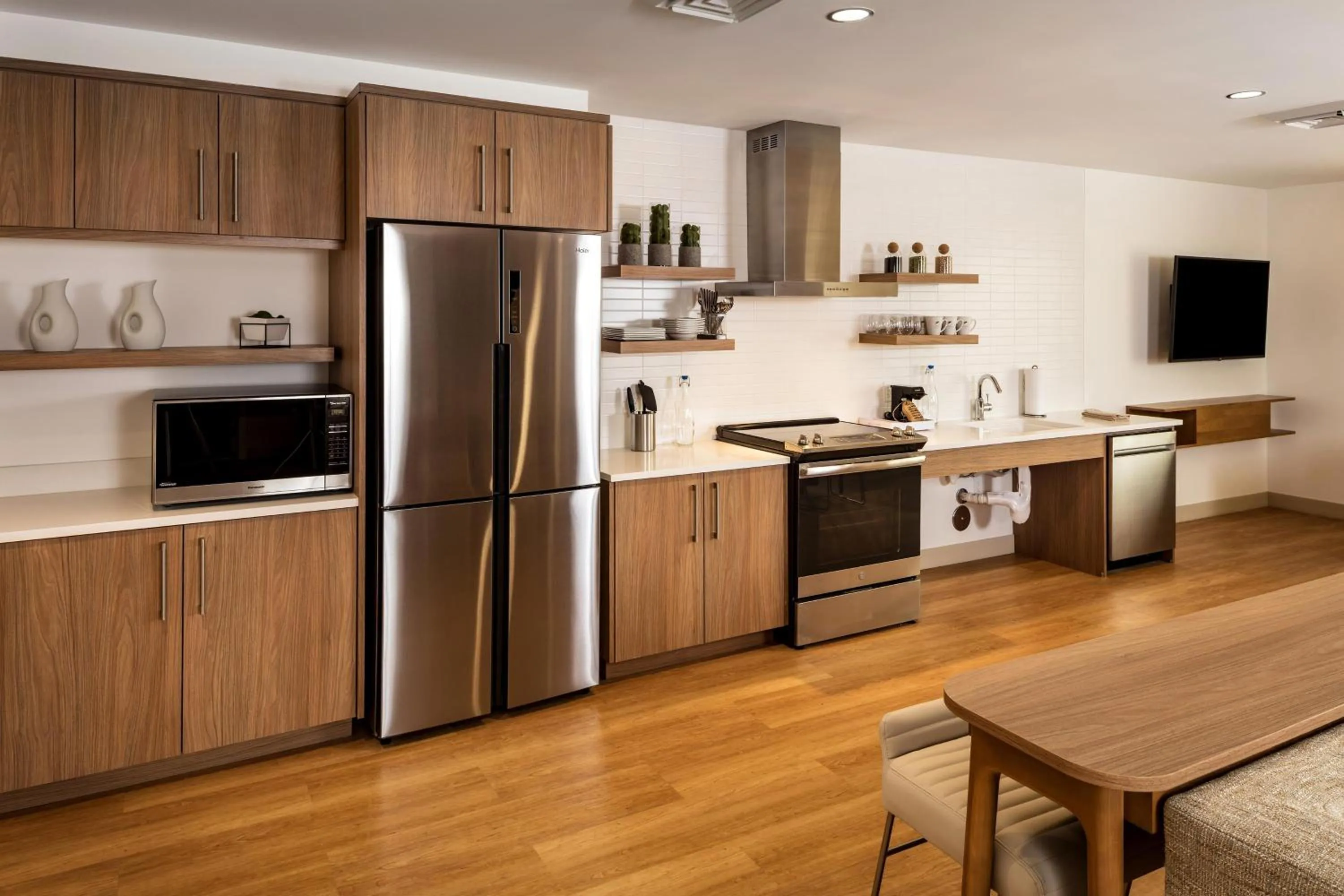 Kitchen or kitchenette in Element Bend