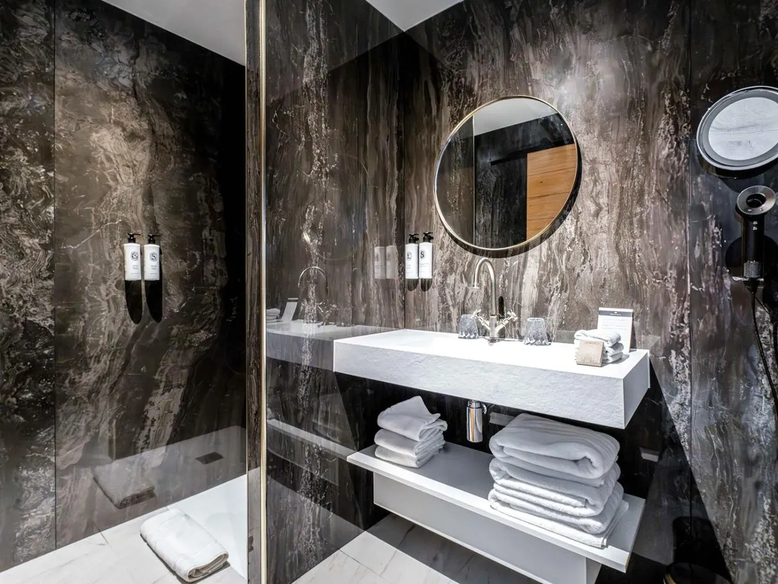 Family Room in Hôtel Le Diamond Rock Family Room in Hôtel Le Diamond Rock