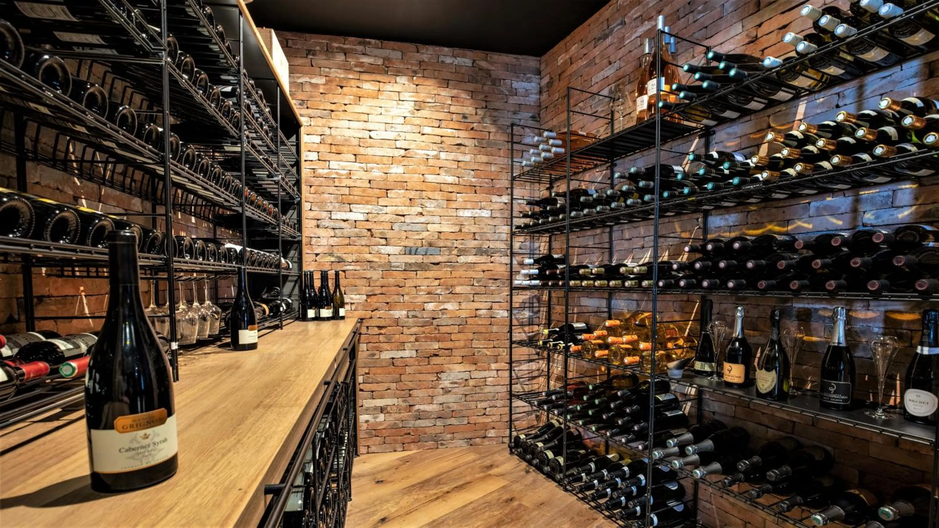 Lounge or bar in Hôtel Le Diamond Rock