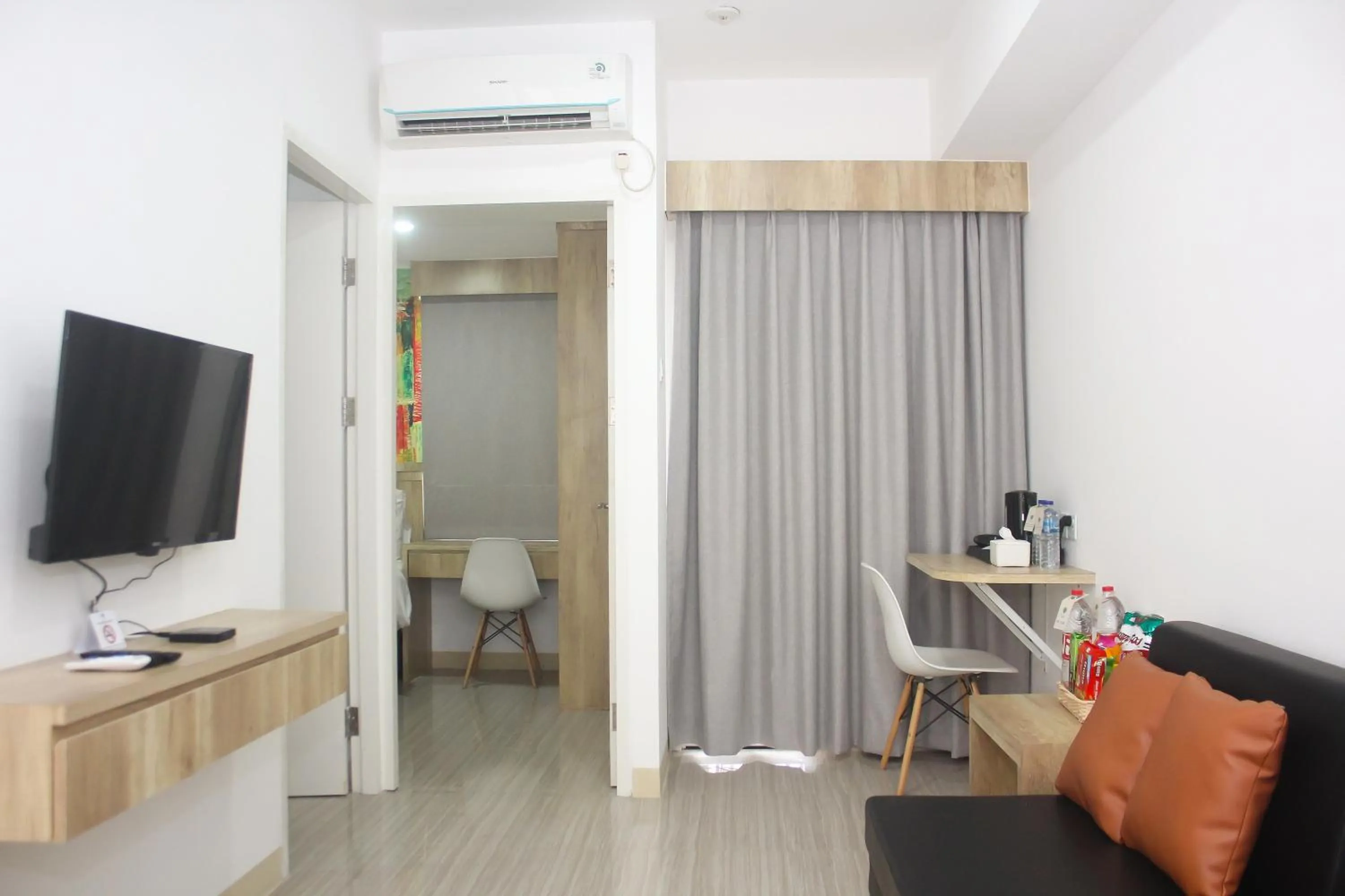 TV and multimedia in Urban Hotel Serpong