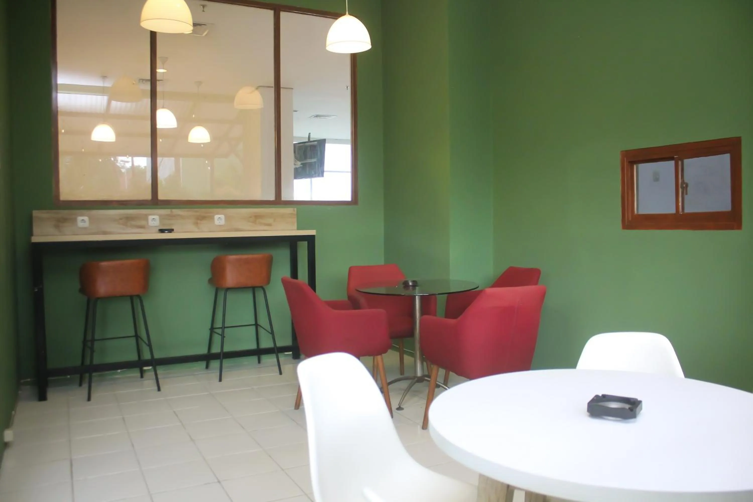 Restaurant/places to eat in Urban Hotel Serpong