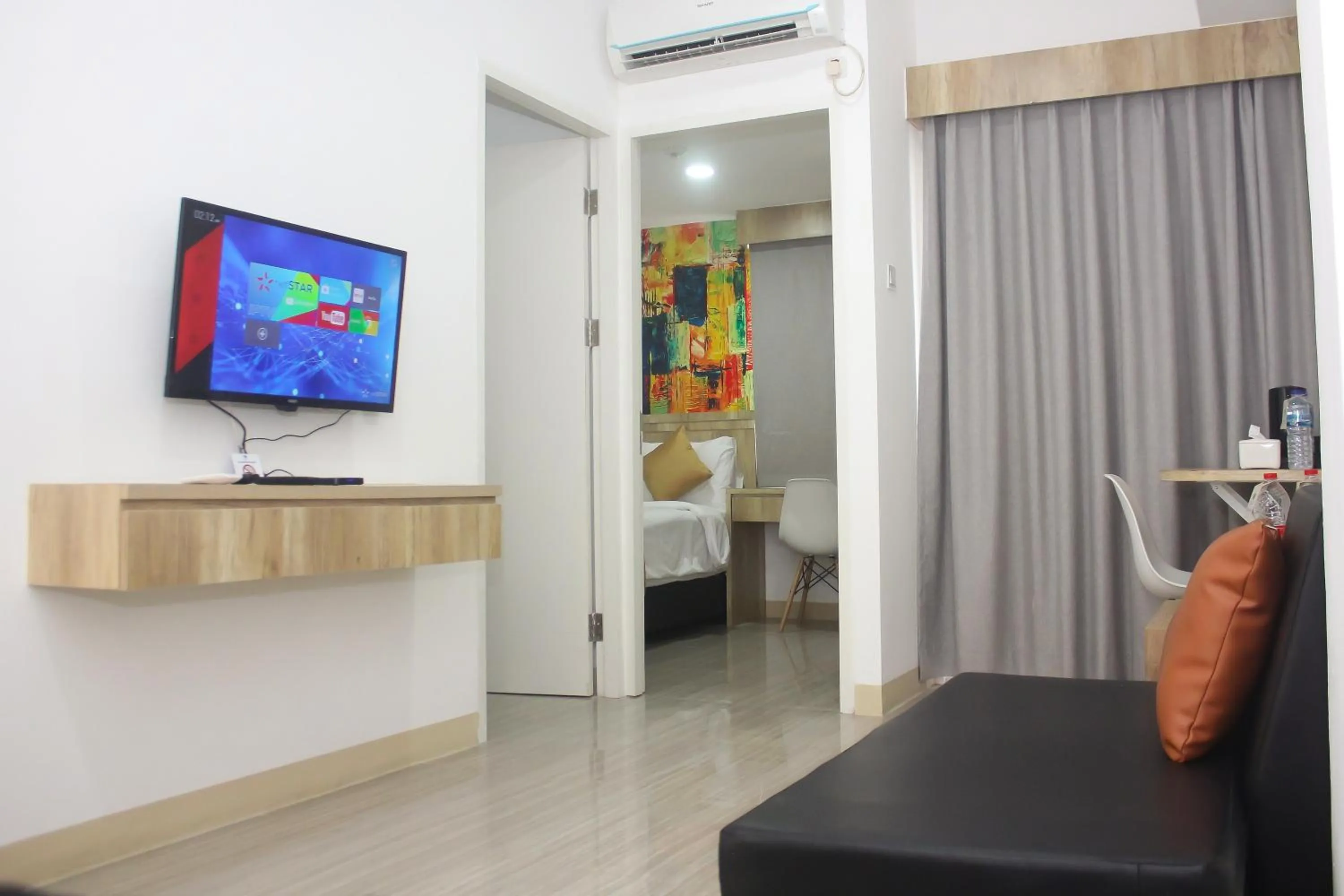 TV and multimedia, Bed in Urban Hotel Serpong