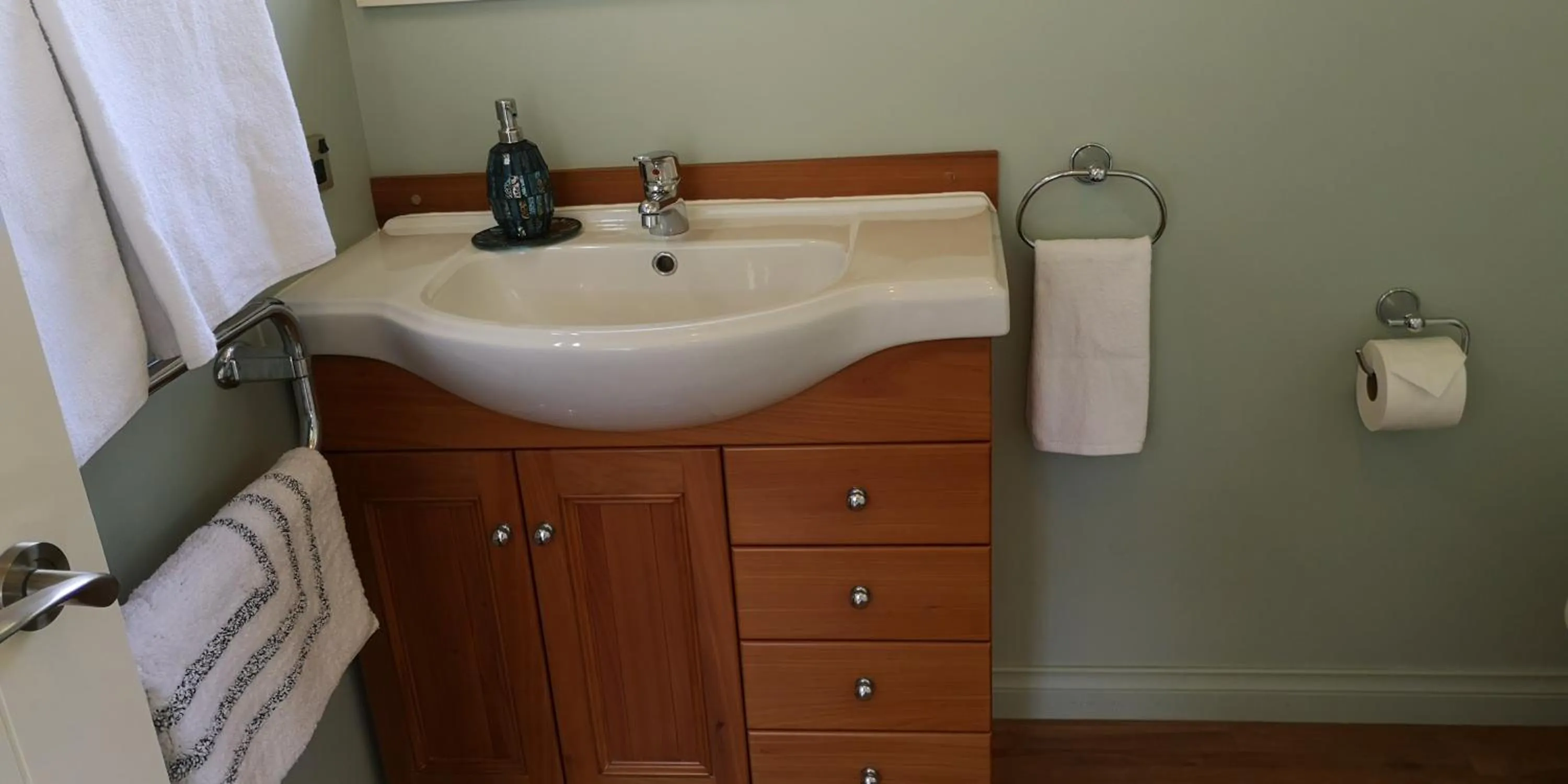 Bathroom in Moana Haven B&B