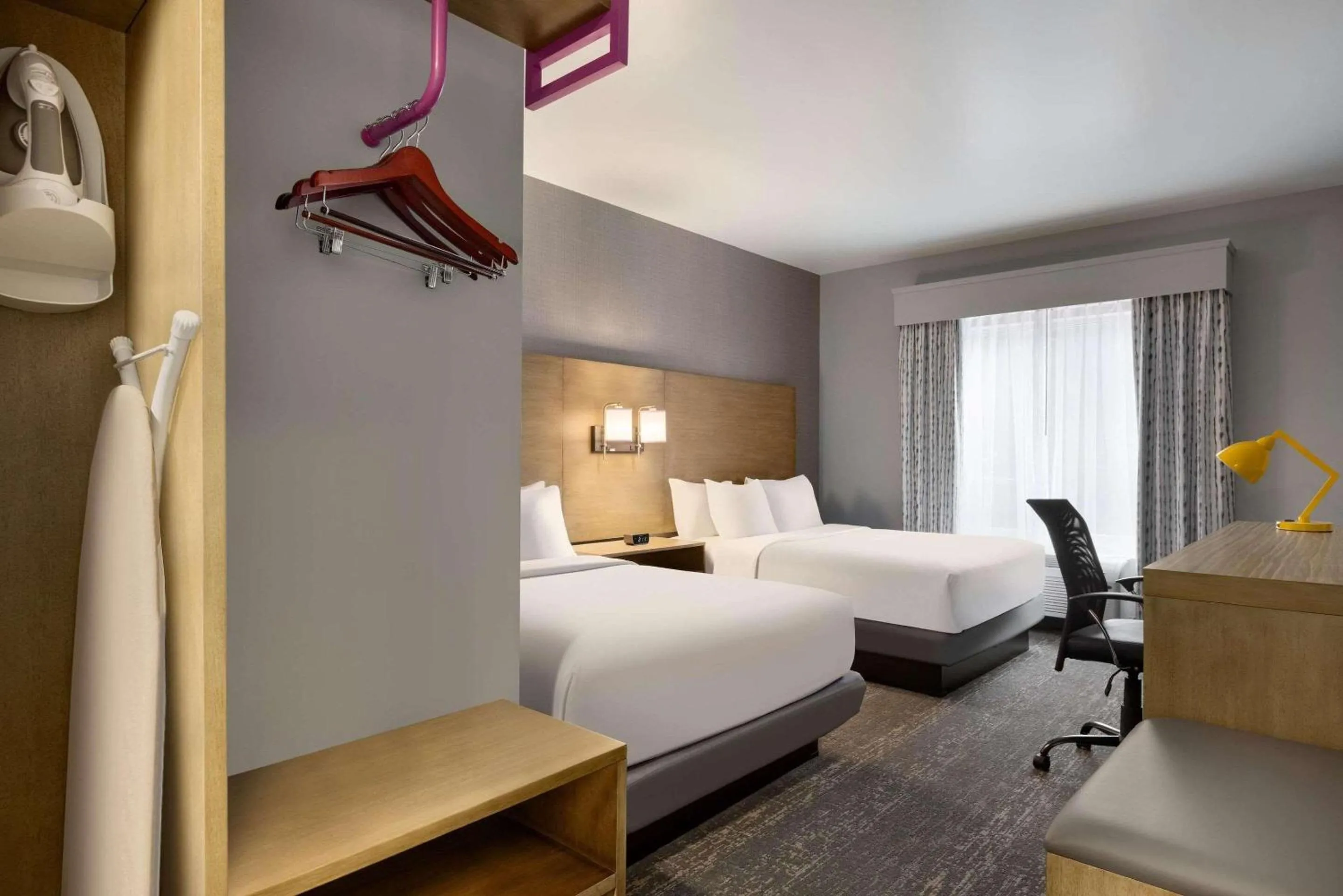 Bedroom, Bed in Park Inn by Radisson Florence, SC