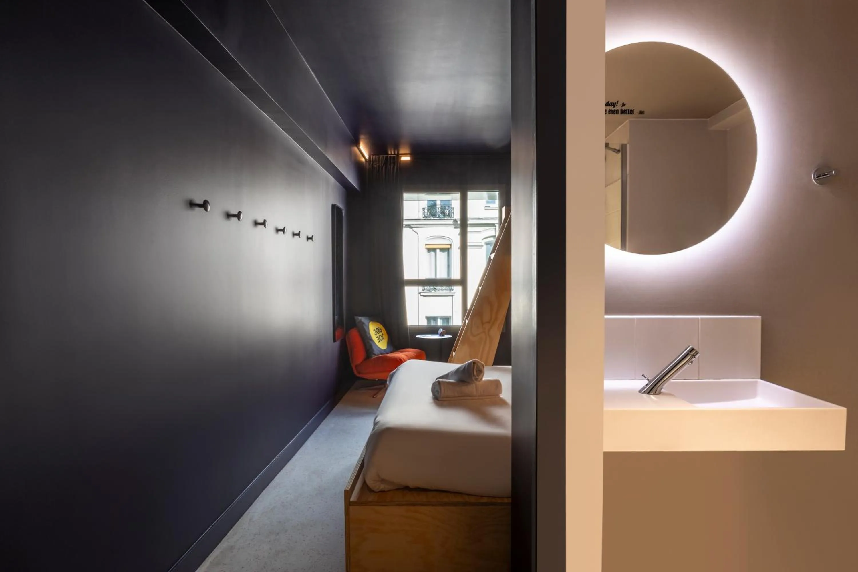Photo of the whole room, Bed in JO&JOE Paris - Nation