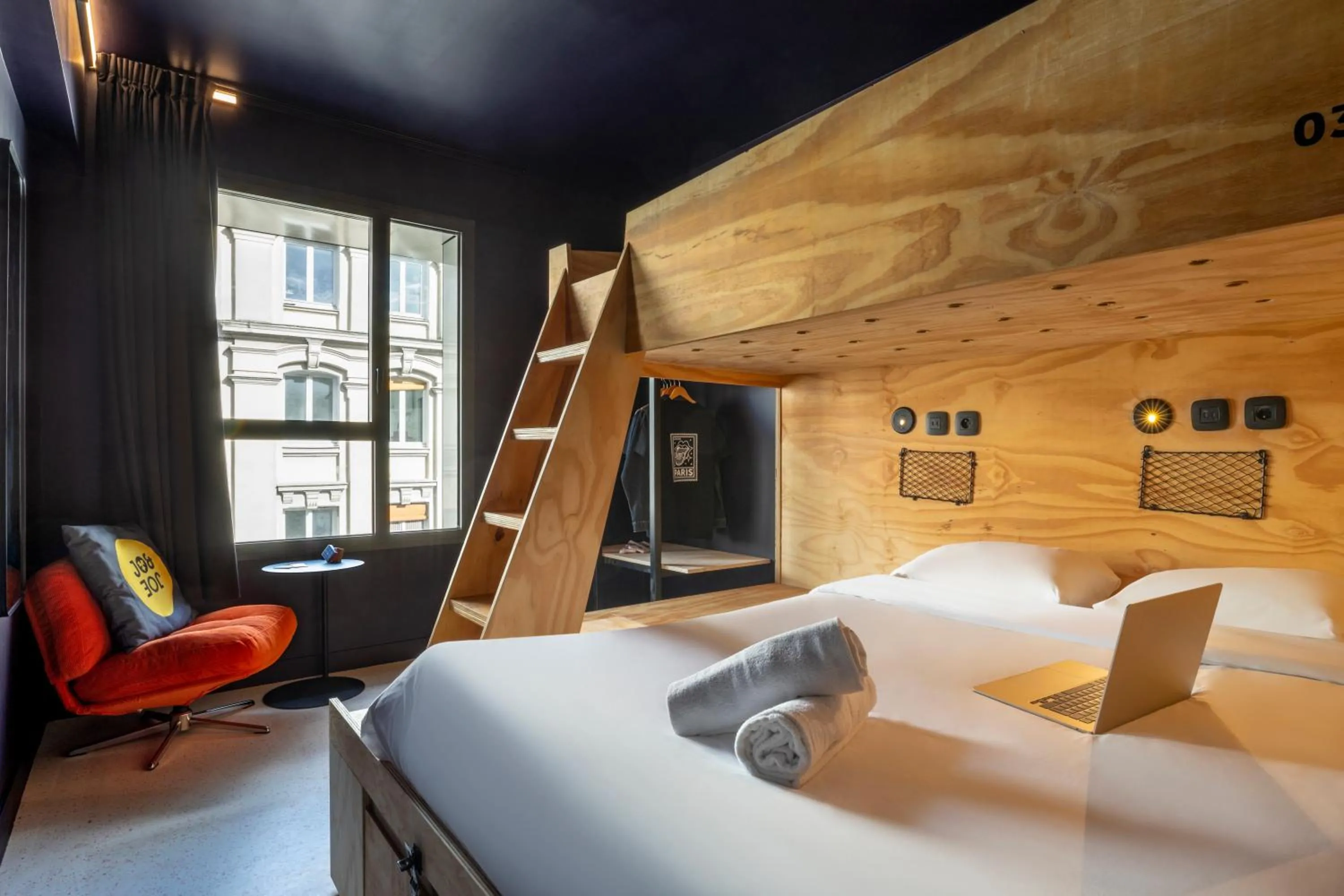 Bedroom, Bed in JO&JOE Paris - Nation