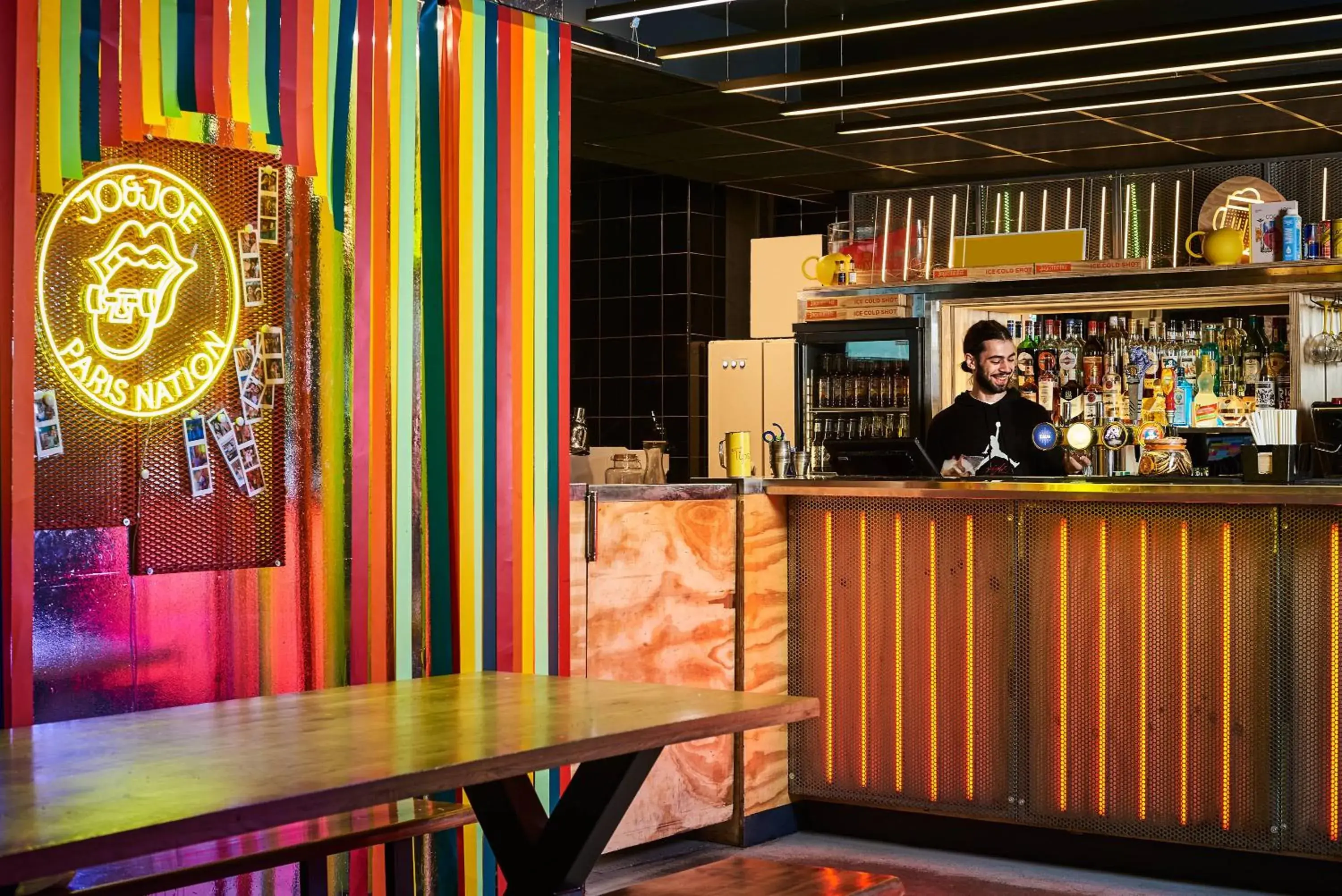 Lounge or bar in JO&JOE Paris - Nation Lounge or bar in JO&JOE Paris - Nation