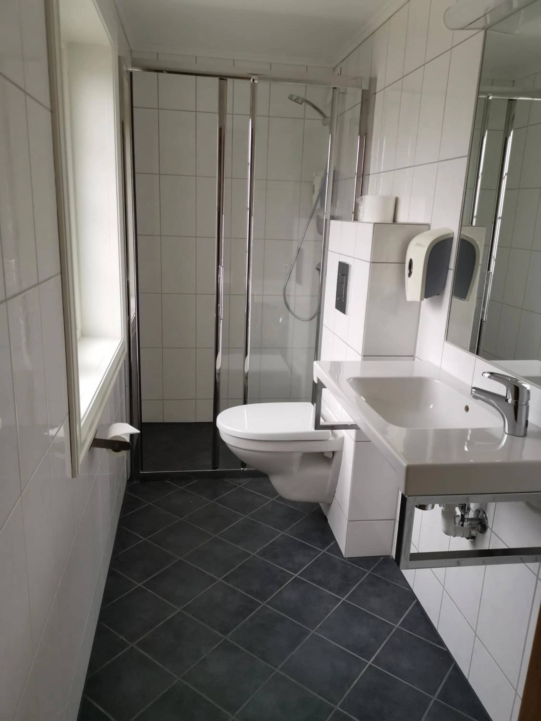 Shower in Sanner Hotell