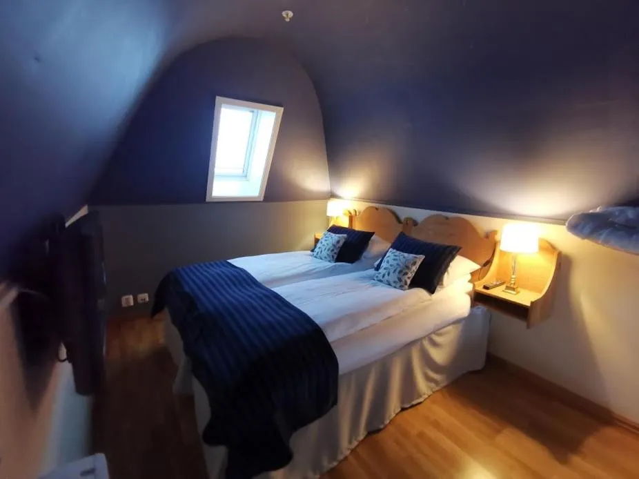 Bed in Sanner Hotell