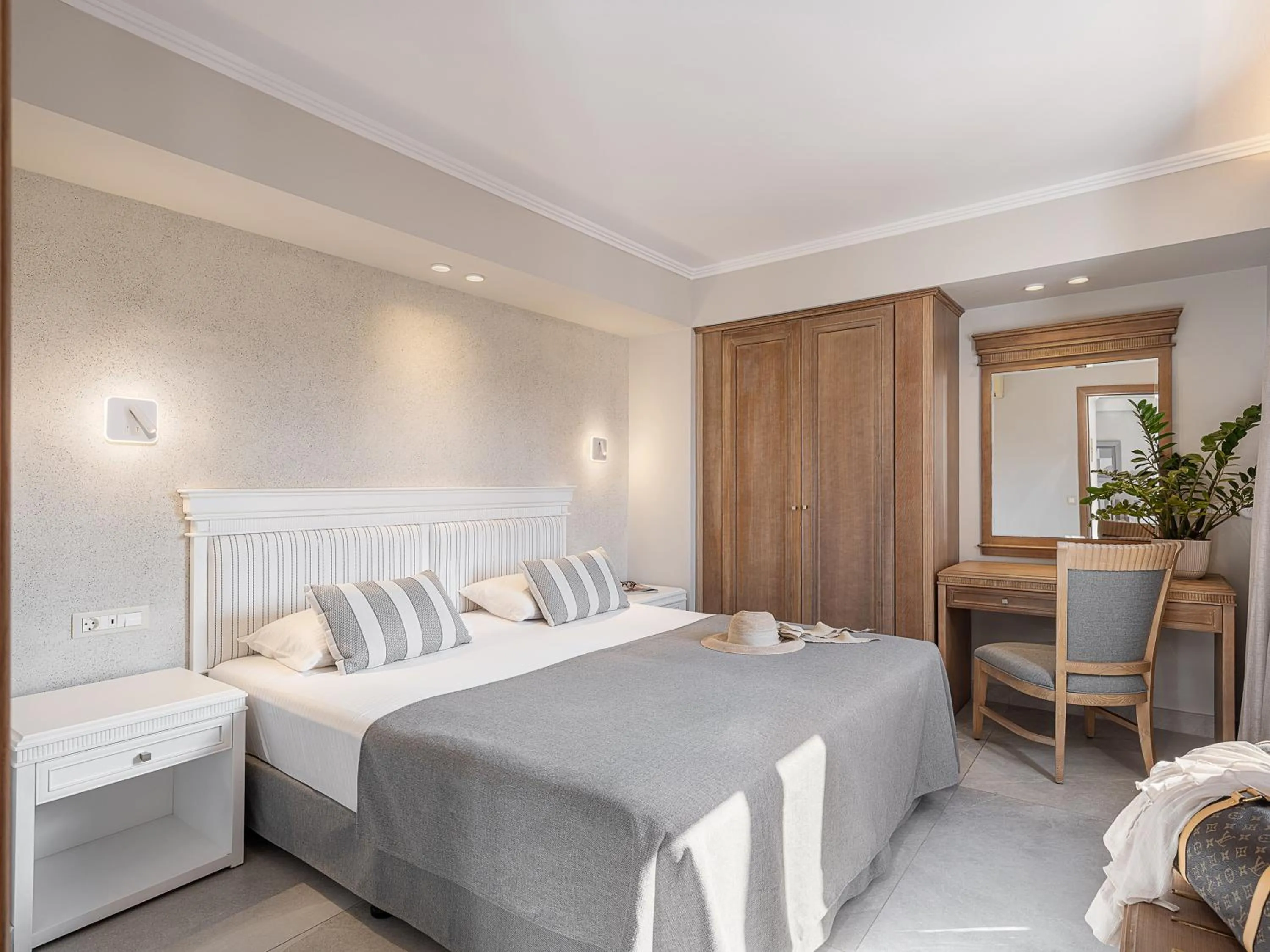 Bed in Okeanis Golden Resort